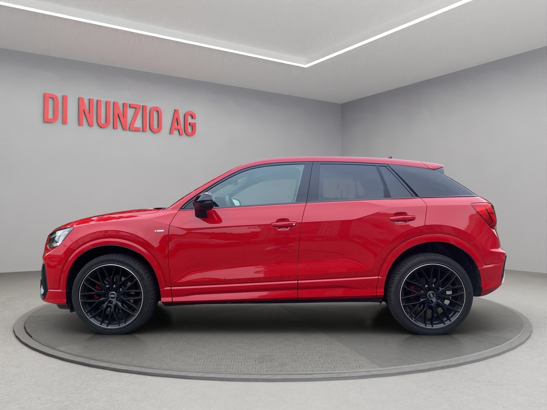 AUDI Q2 40 TFSI S line quattro S-tronic-image-2