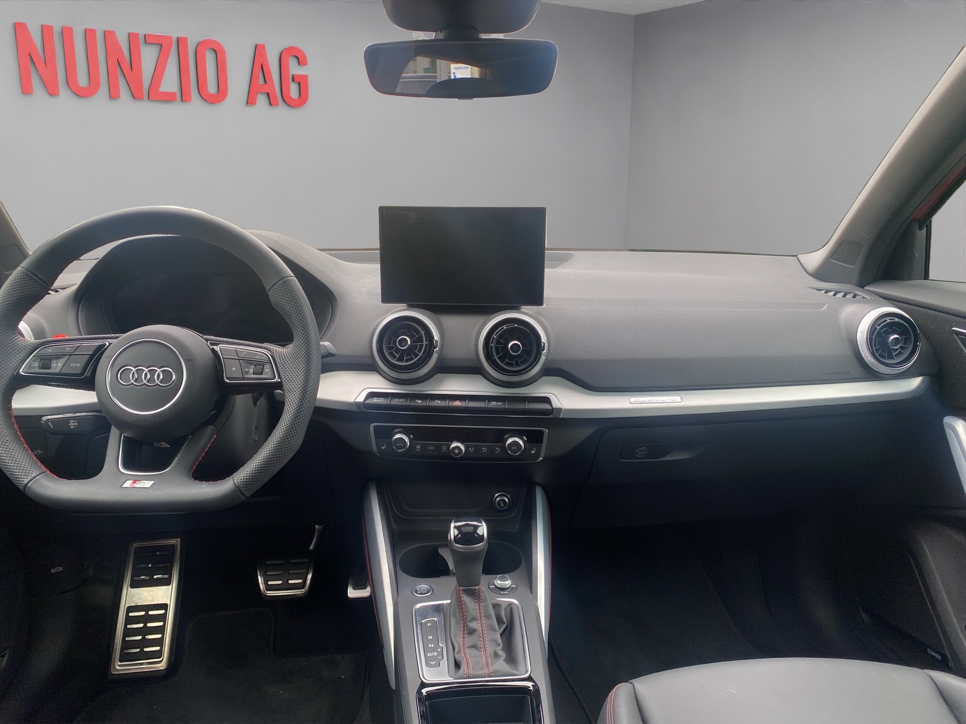 AUDI Q2 40 TFSI S line quattro S-tronic-image-9