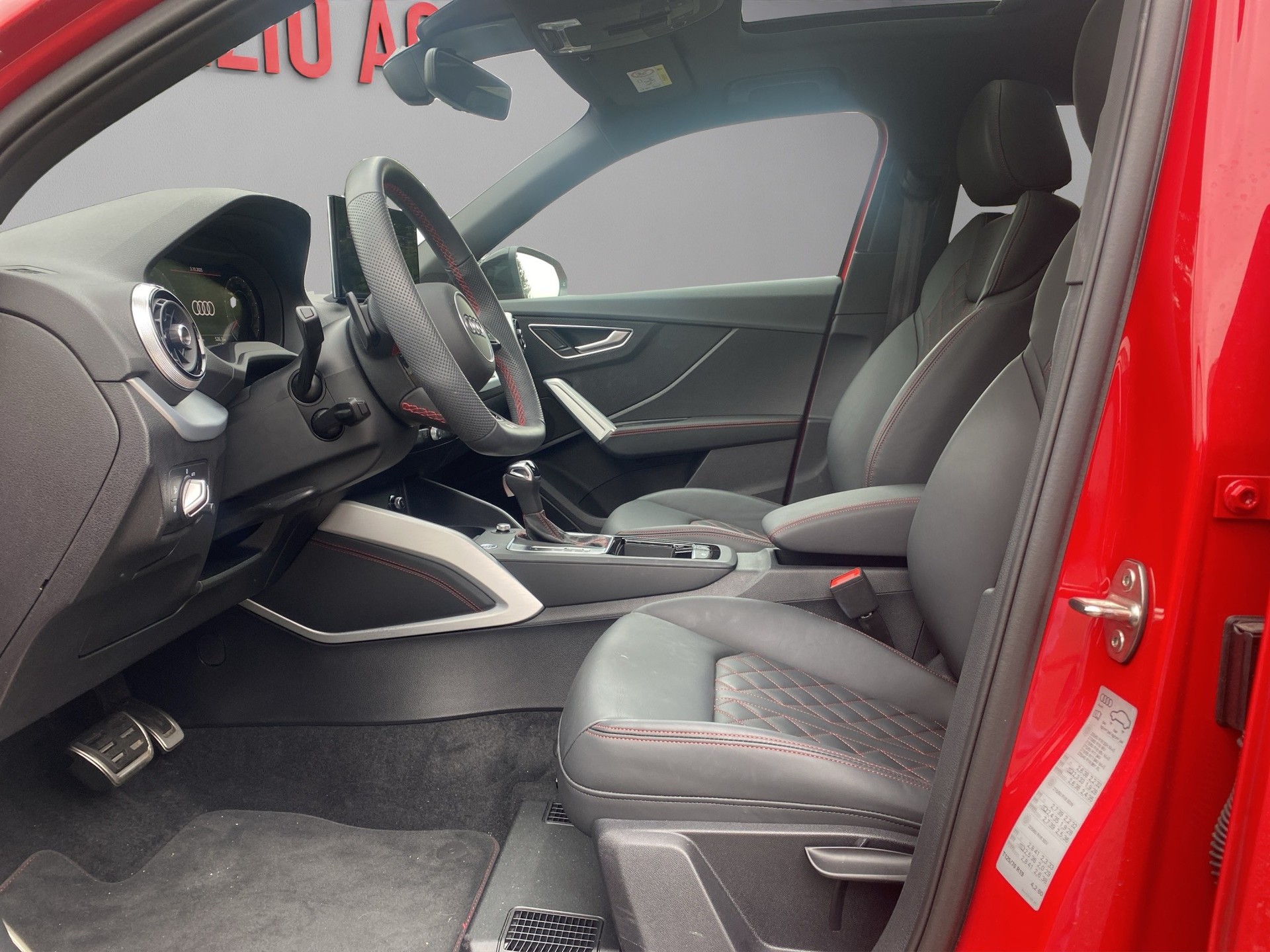 AUDI Q2 40 TFSI S line quattro S-tronic-image-10