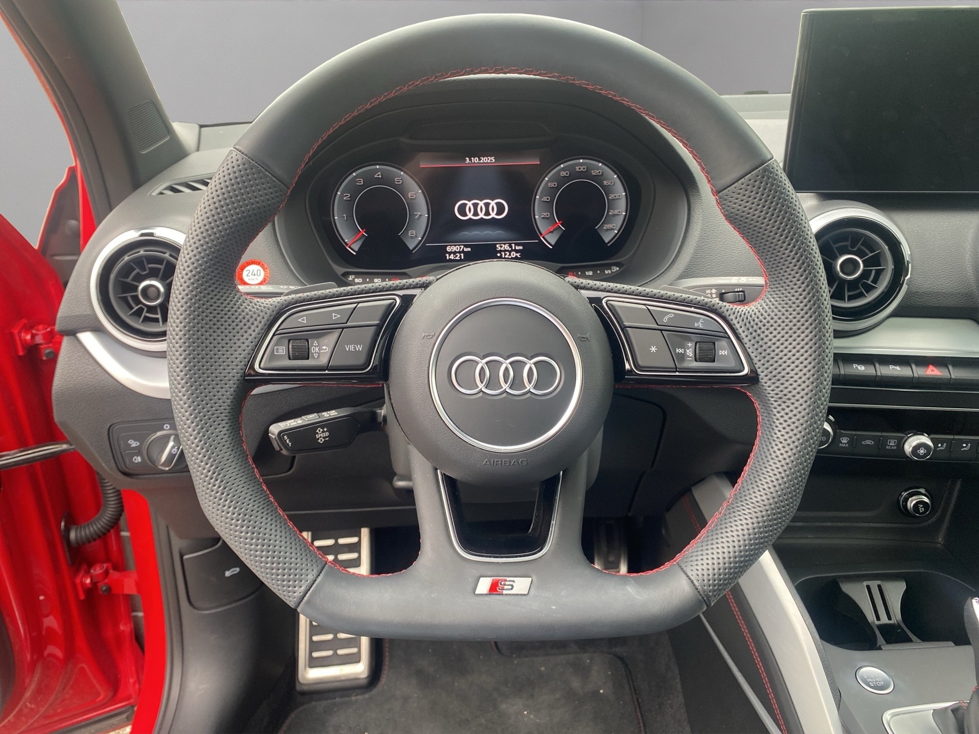 AUDI Q2 40 TFSI S line quattro S-tronic-image-7
