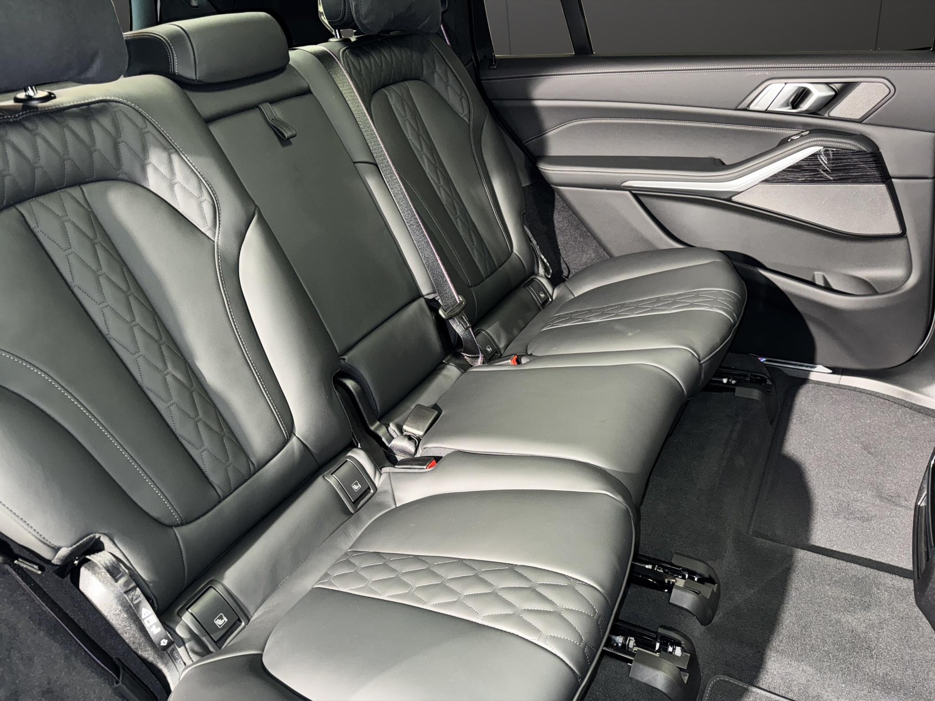 BMW X7 40d xDrive M Sport-image-16