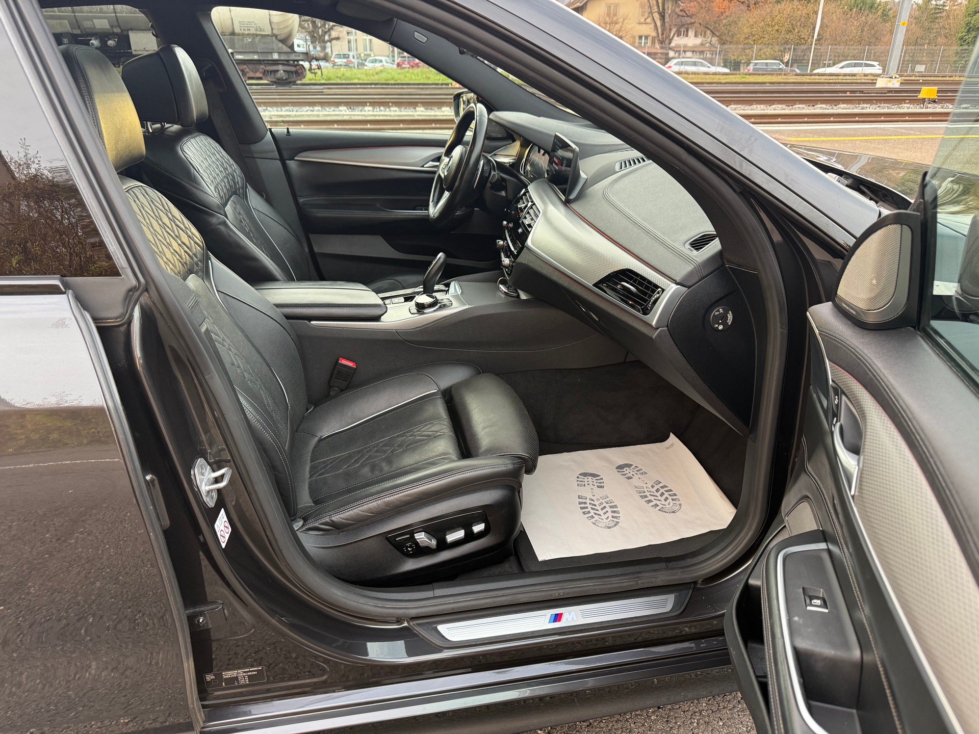 BMW 640i GT M Sport xDrive Steptronic-image-15