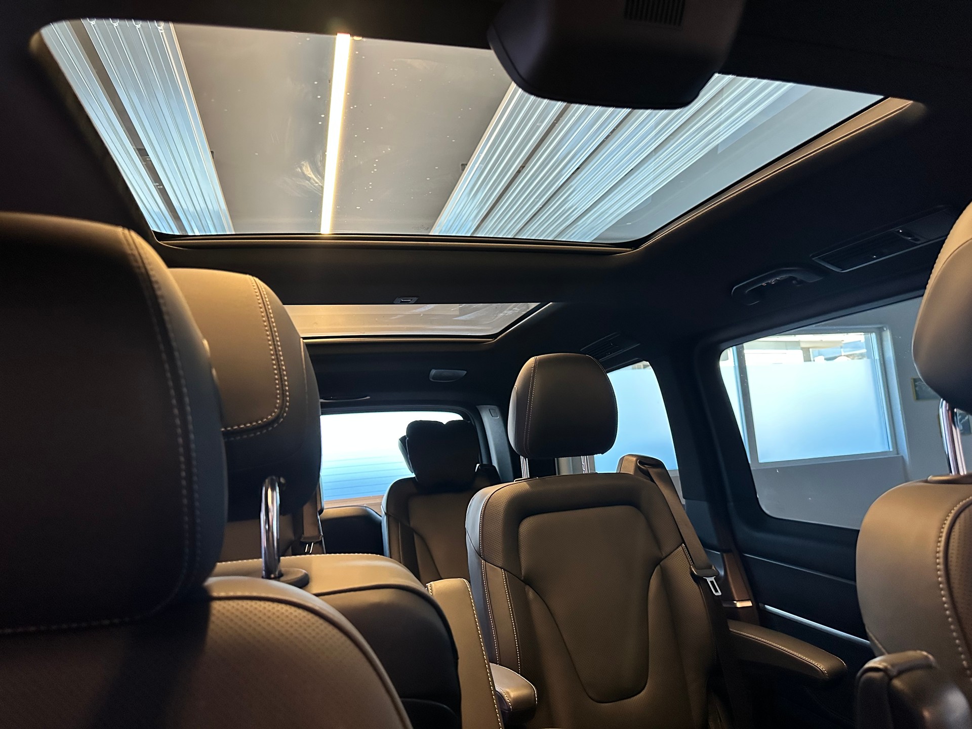 MERCEDES-BENZ V 300 d lang Avantgarde 9G-Tronic-image-12