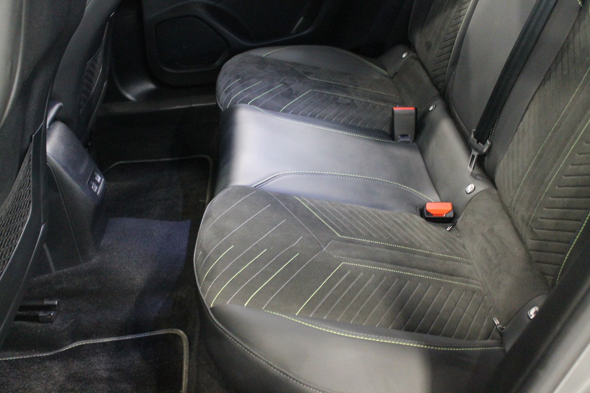 PEUGEOT 2008 1.2 PureTech GT-image-11