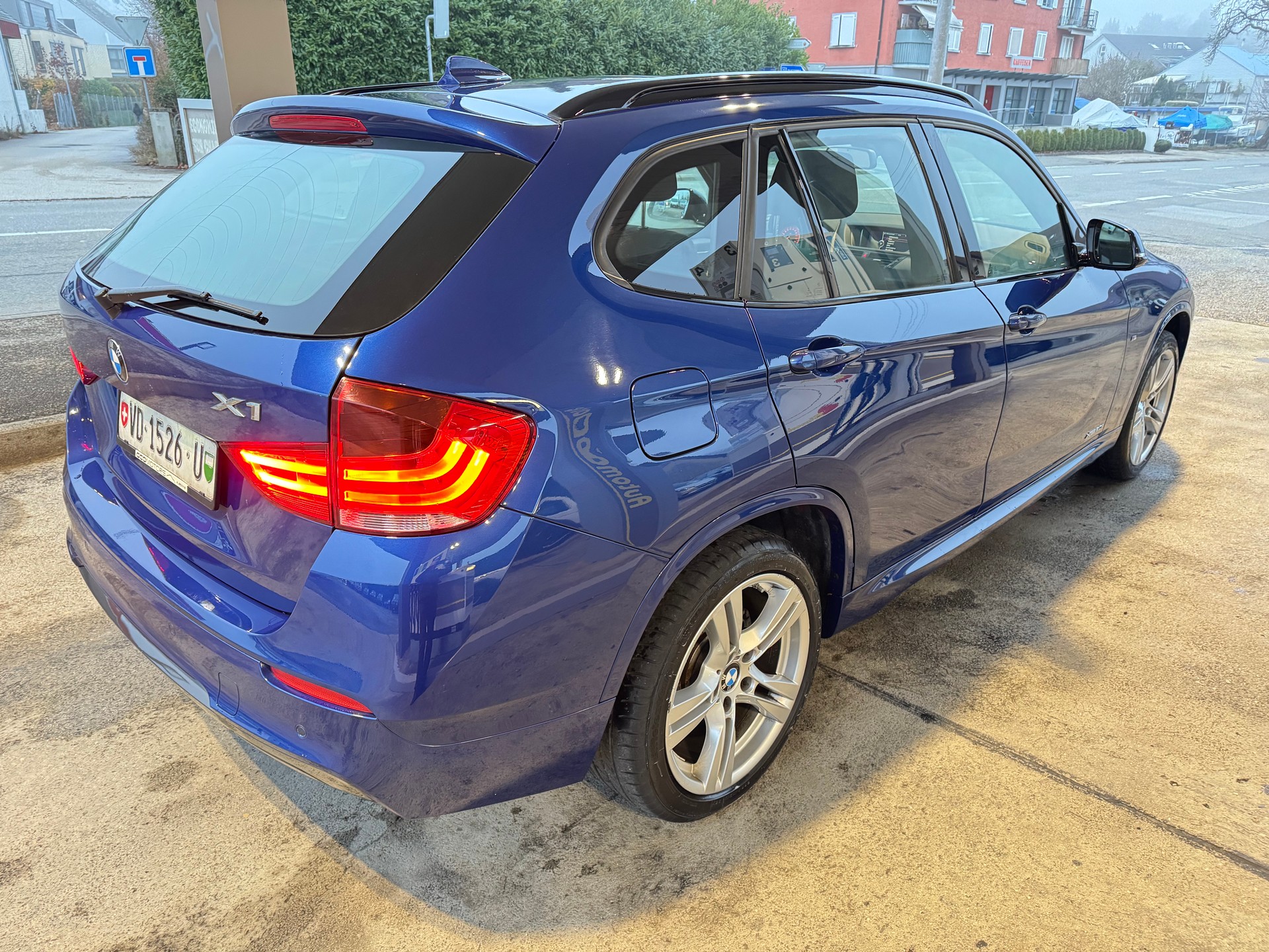BMW X1 xDrive 20i-image-4