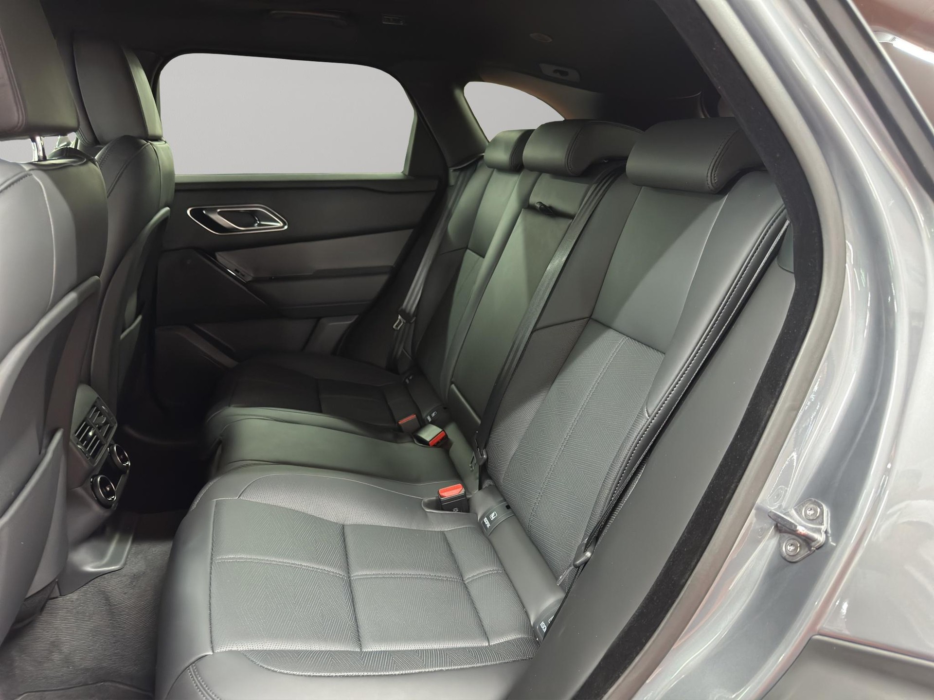 LAND ROVER Range Rover Velar 2.0 P400e Dynamic HSE-image-11