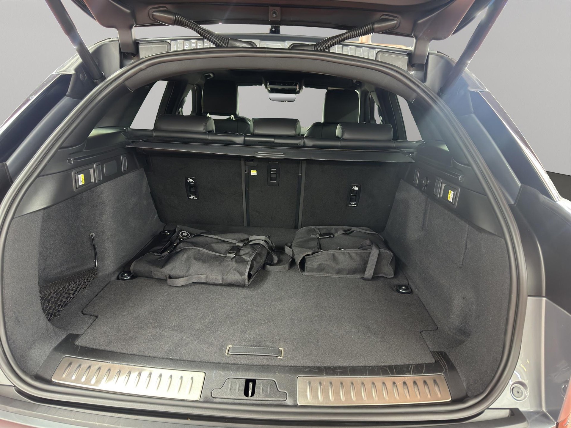 LAND ROVER Range Rover Velar 2.0 P400e Dynamic HSE-image-13