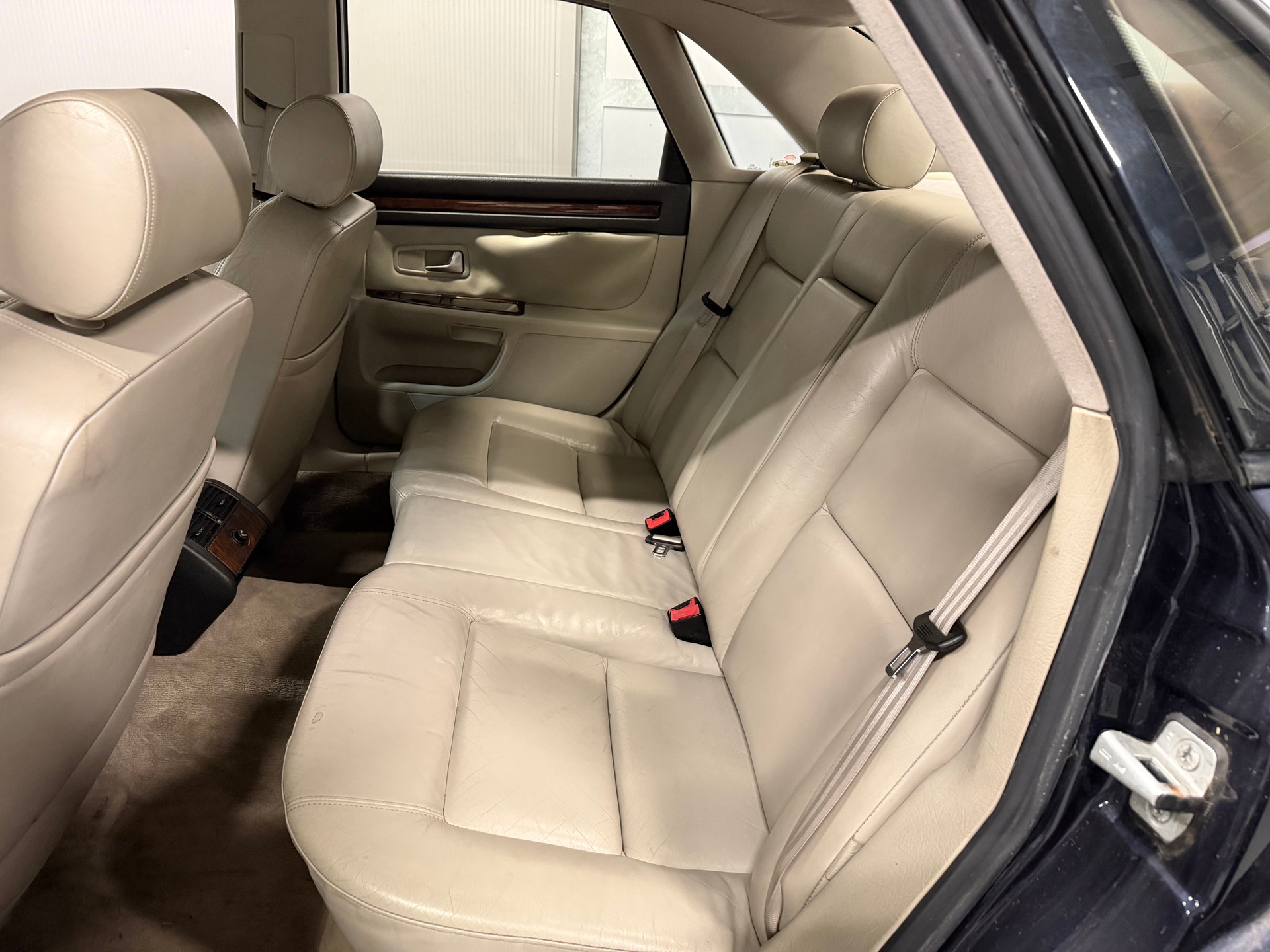 AUDI A8 4.2 quattro tiptronic-image-10
