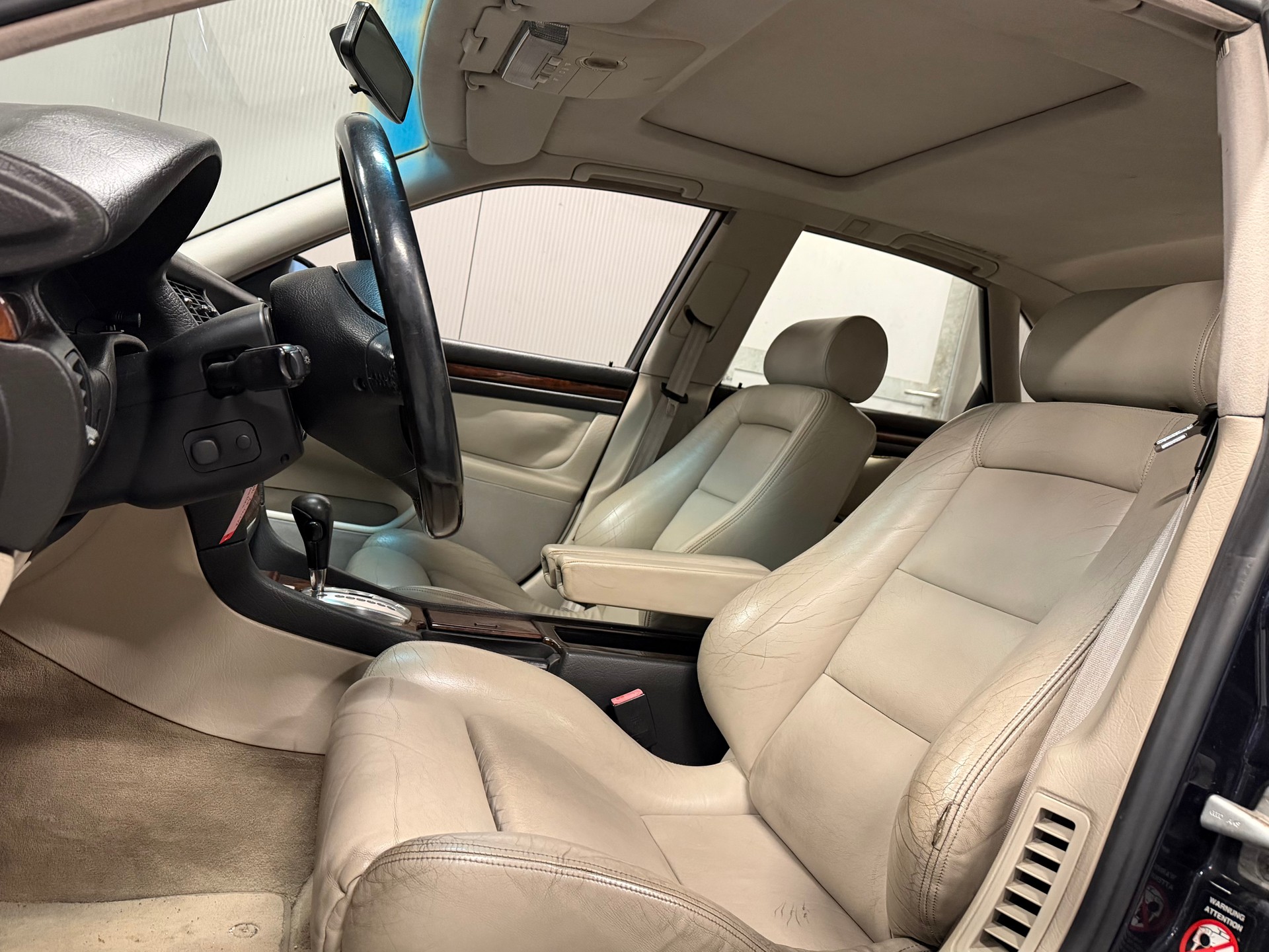 AUDI A8 4.2 quattro tiptronic-image-8