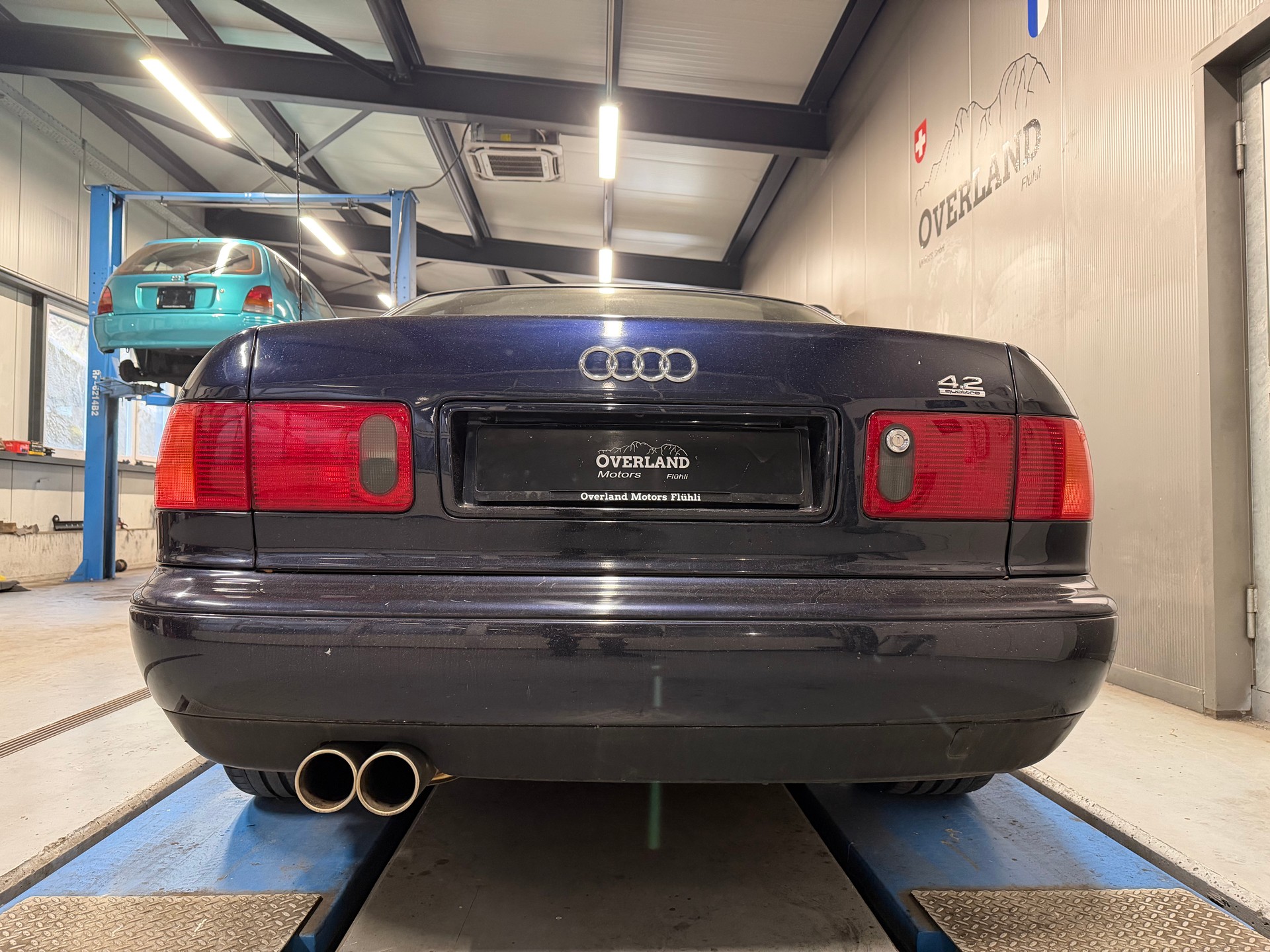 AUDI A8 4.2 quattro tiptronic-image-4