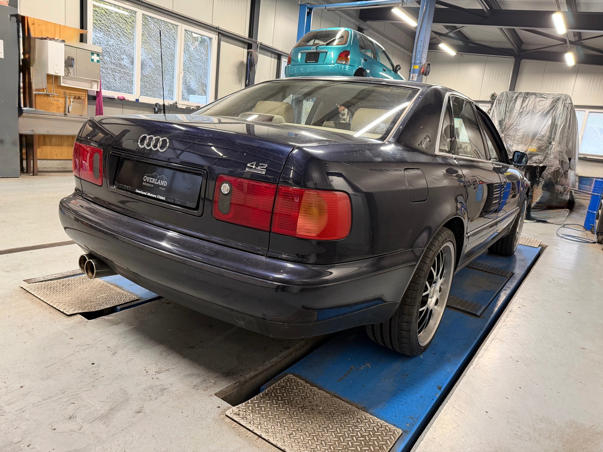 AUDI A8 4.2 quattro tiptronic-image-5