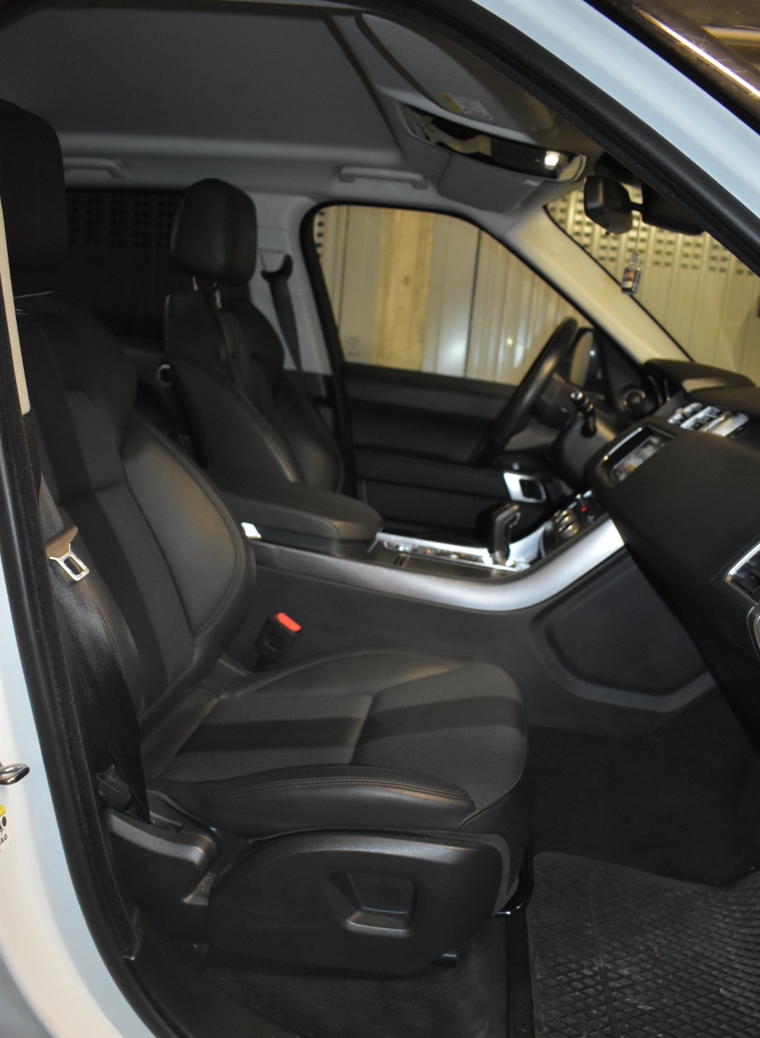 LAND ROVER Range Rover Sport 3.0 TDV6 SE Automatic-image-7