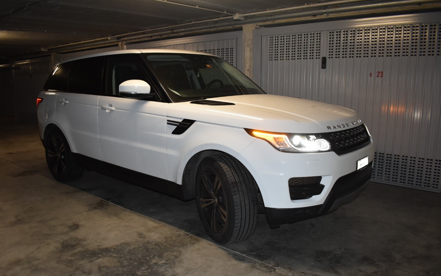 LAND ROVER Range Rover Sport 3.0 TDV6 SE Automatic-image-1
