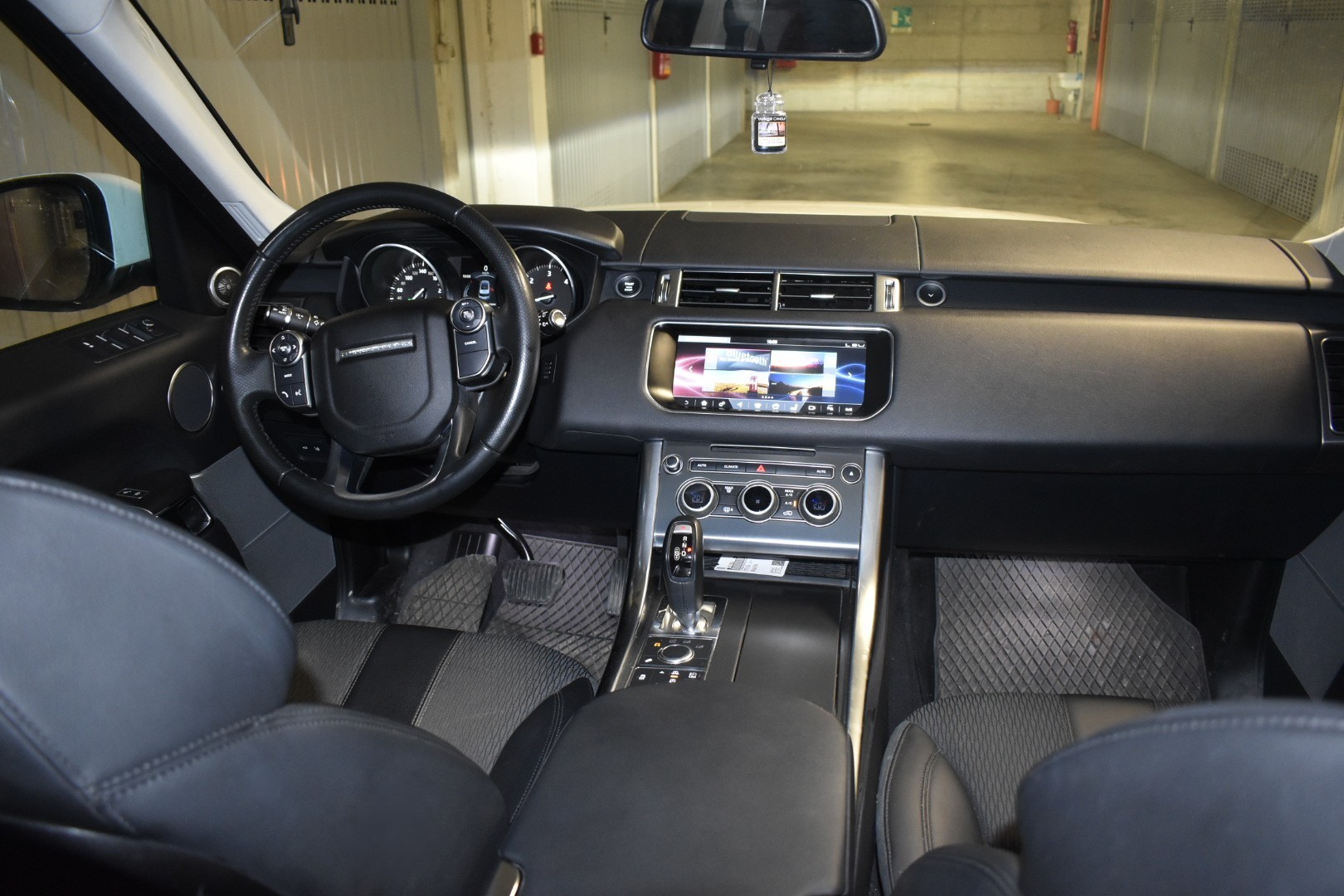LAND ROVER Range Rover Sport 3.0 TDV6 SE Automatic-image-6
