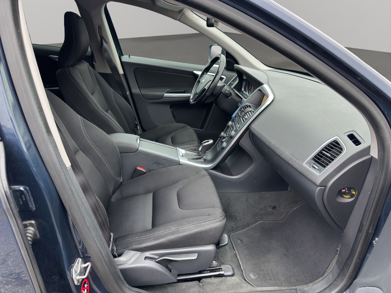 VOLVO XC60 D4 AWD Summum Geartronic-image-9