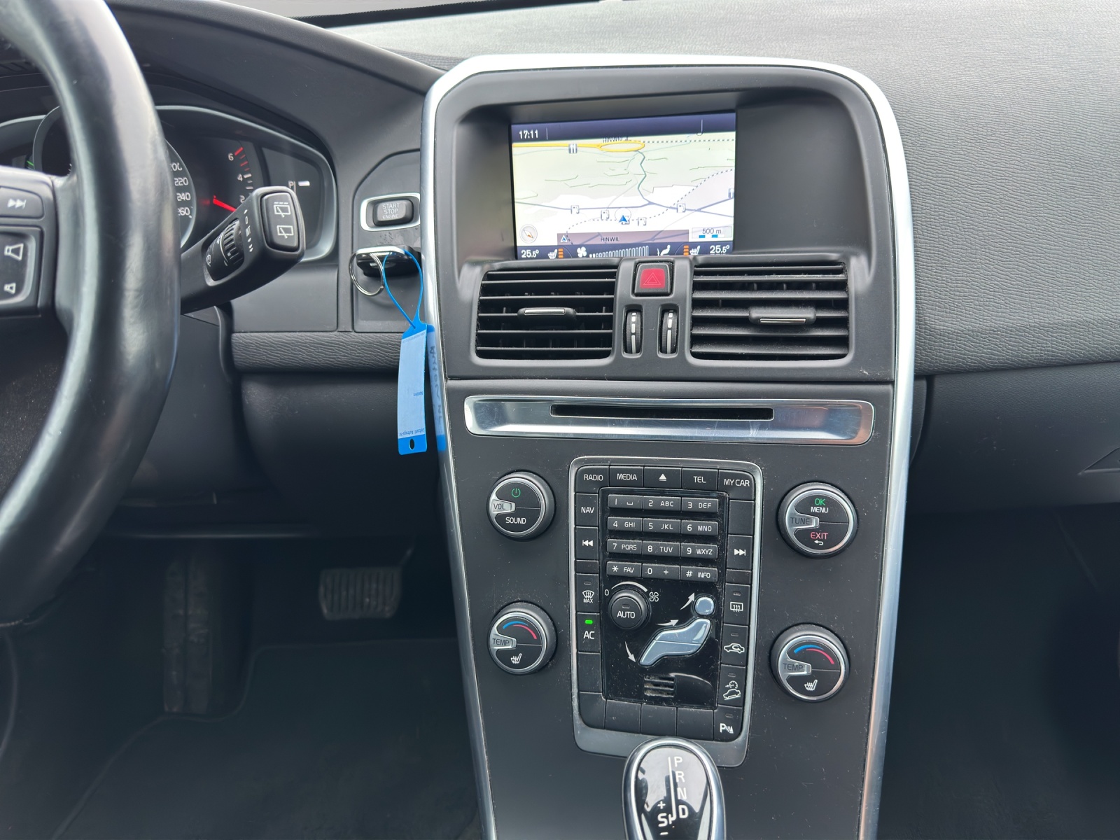 VOLVO XC60 D4 AWD Summum Geartronic-image-13