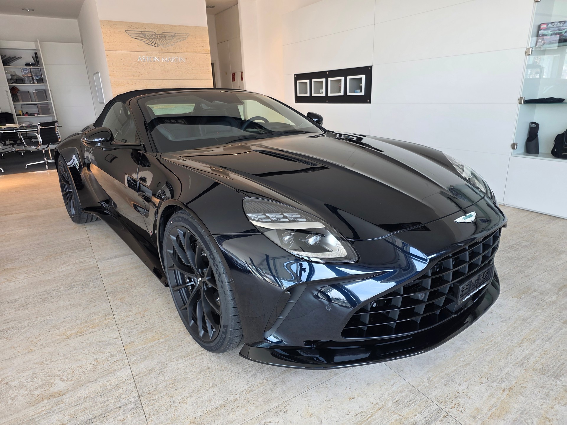 ASTON MARTIN V8 Vantage S RDS 680 CV-image-7