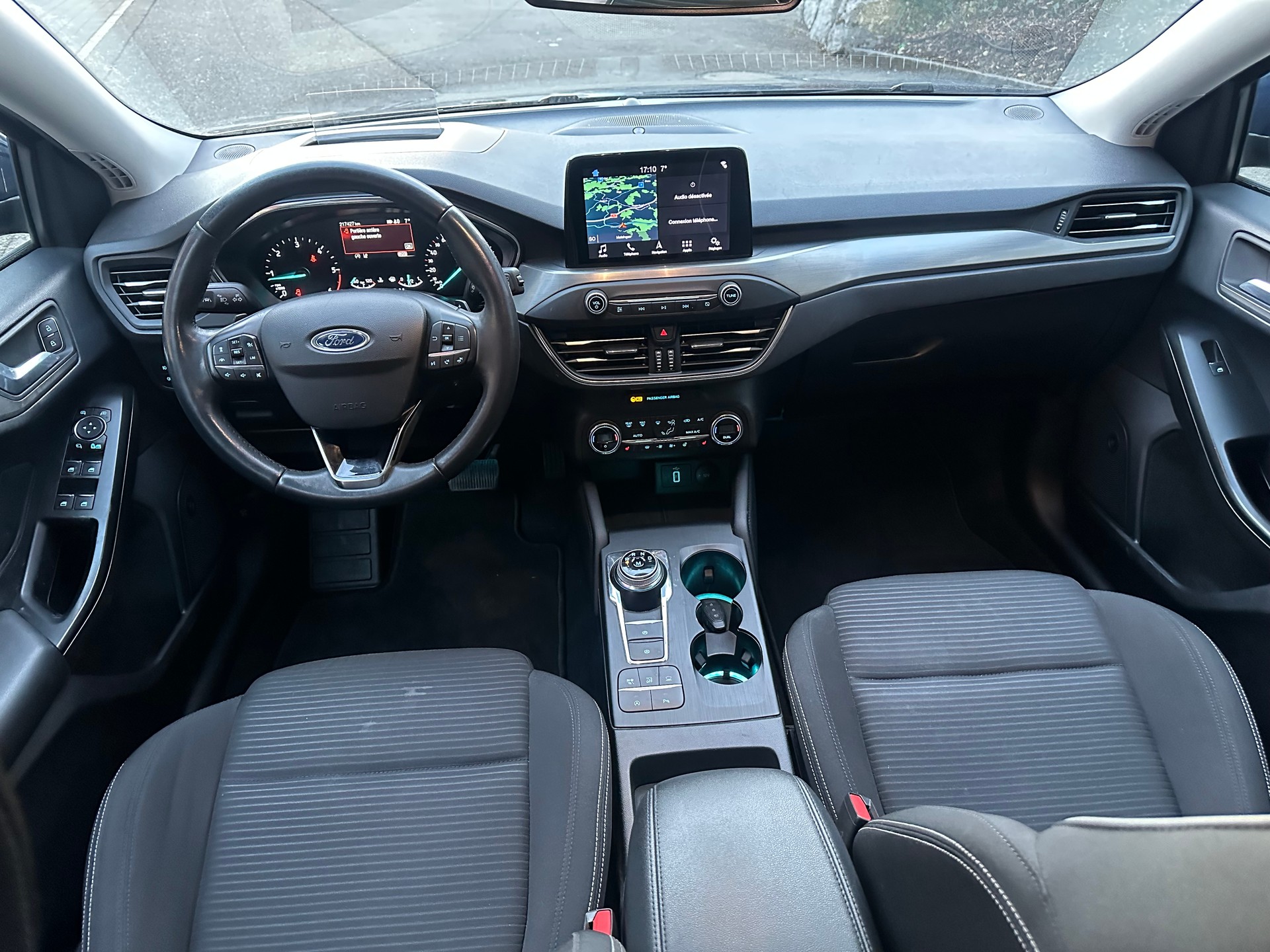 FORD Focus 1.5 TDCi Trend+ Automatic-image-9
