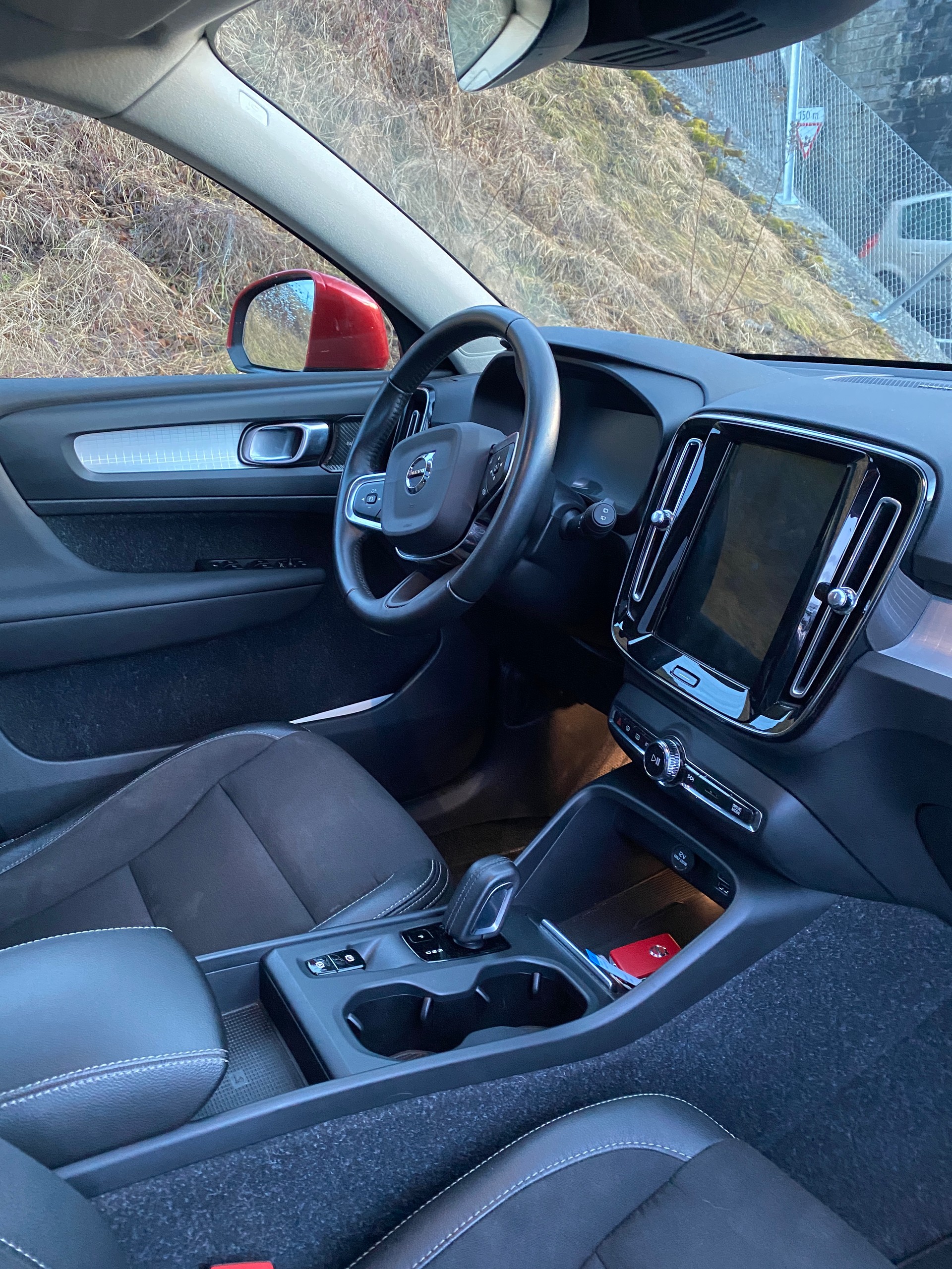 VOLVO XC40 T5 TwE Momentum DCT-image-4