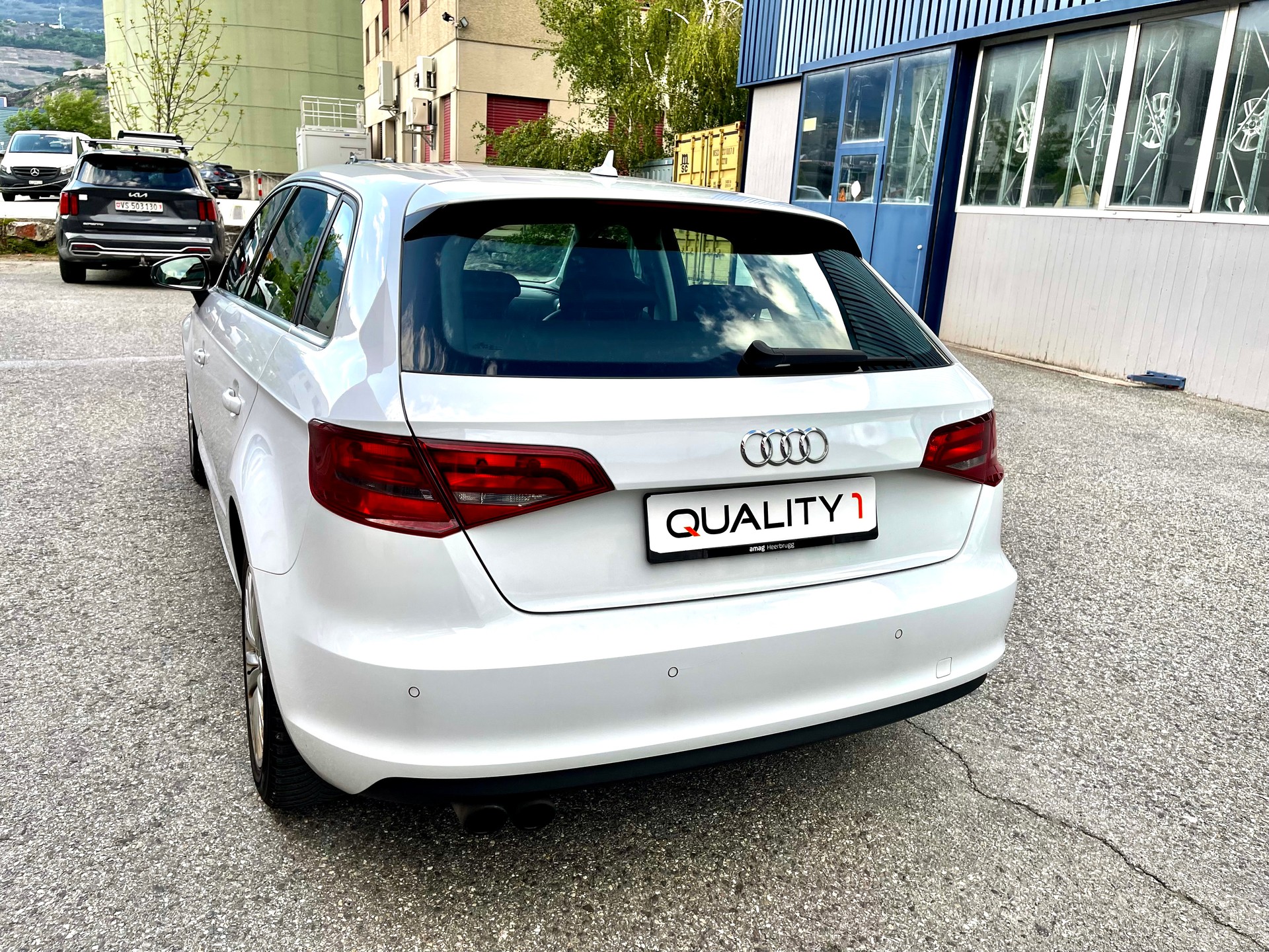 AUDI A3 Sportback 1.8 TFSI Ambiente S-tronic-image-12