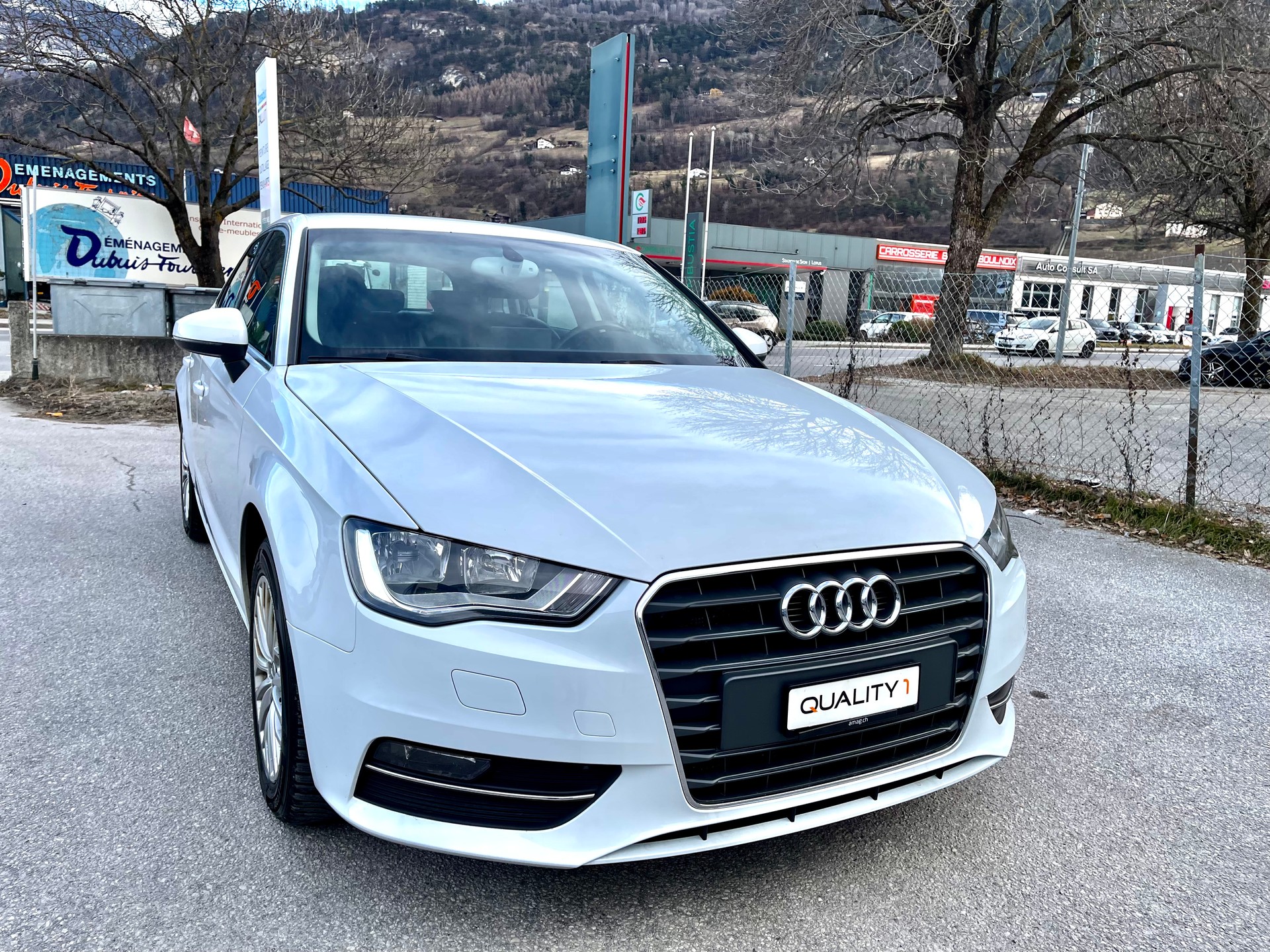 AUDI A3 Sportback 1.8 TFSI Ambiente S-tronic-image-16