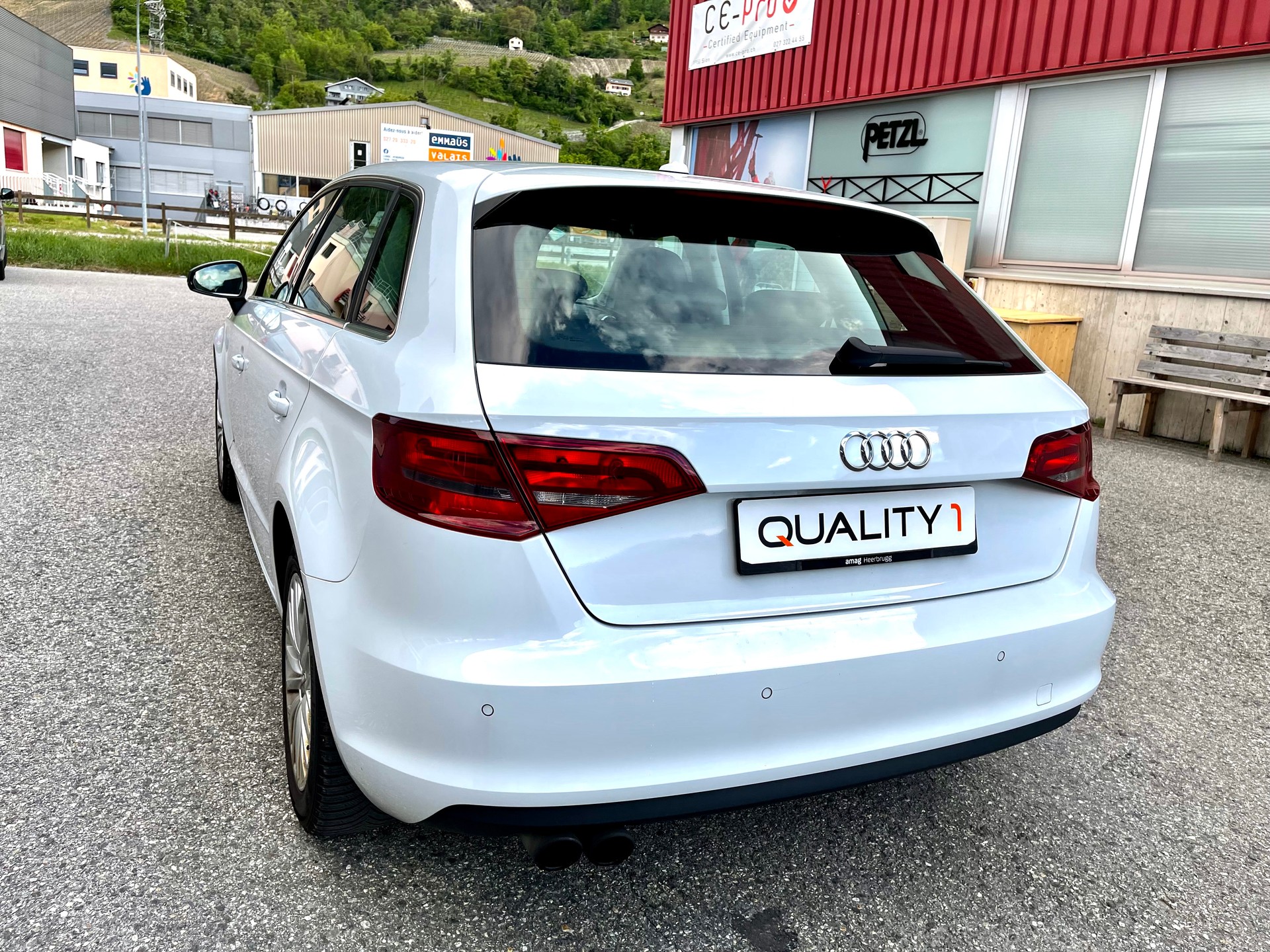 AUDI A3 Sportback 1.8 TFSI Ambiente S-tronic-image-9