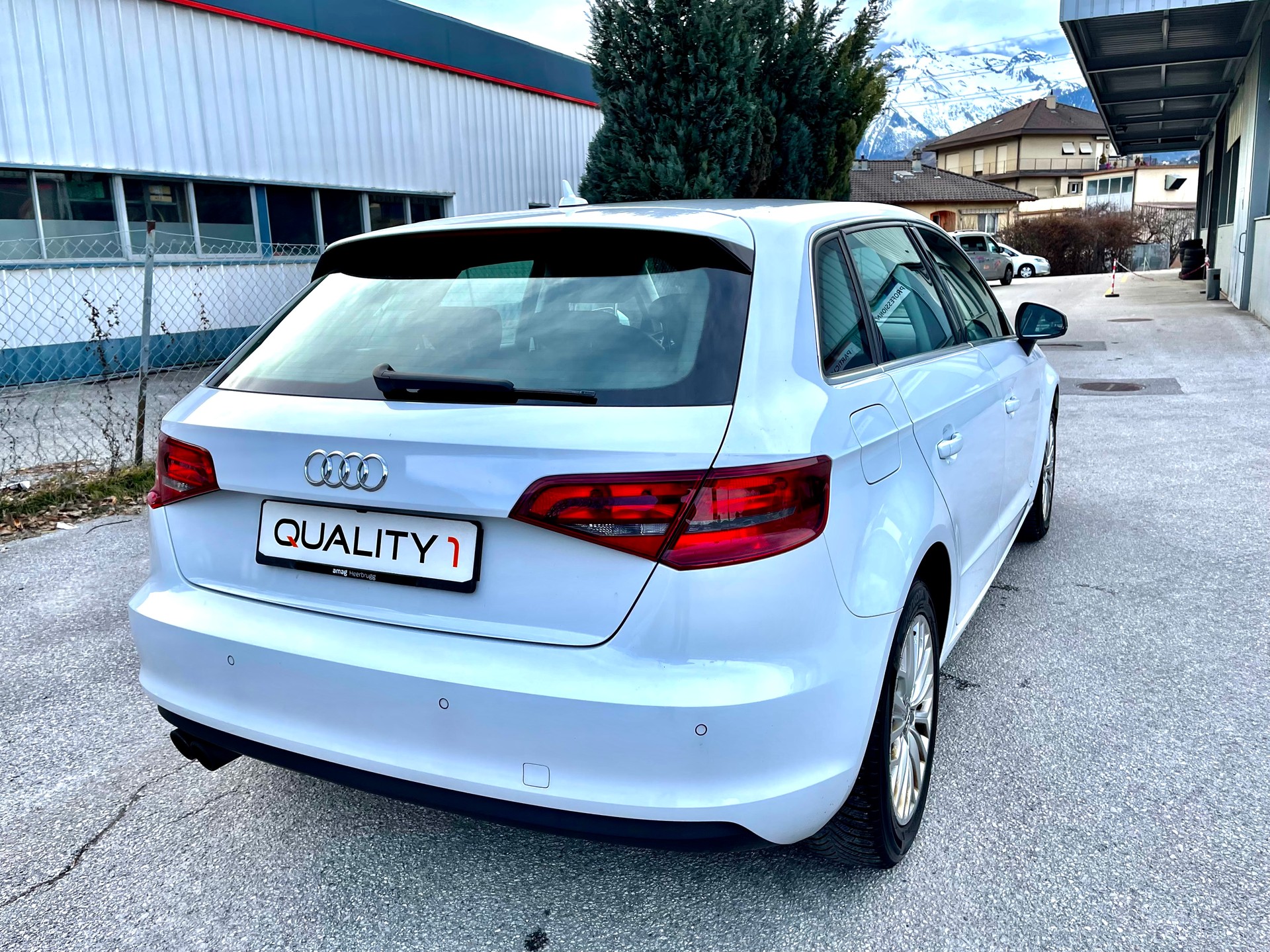 AUDI A3 Sportback 1.8 TFSI Ambiente S-tronic-image-17