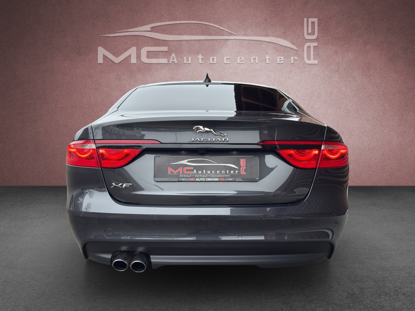 JAGUAR XF 20d R-Sport Automatic-image-4