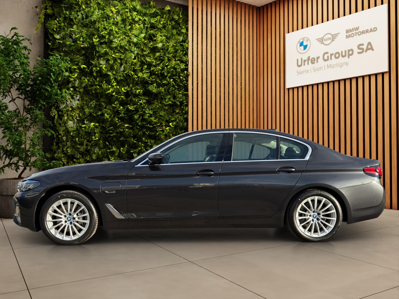 BMW 545e xDrive Luxury Line Steptronic (CH)⛽ + 🔌-image-3