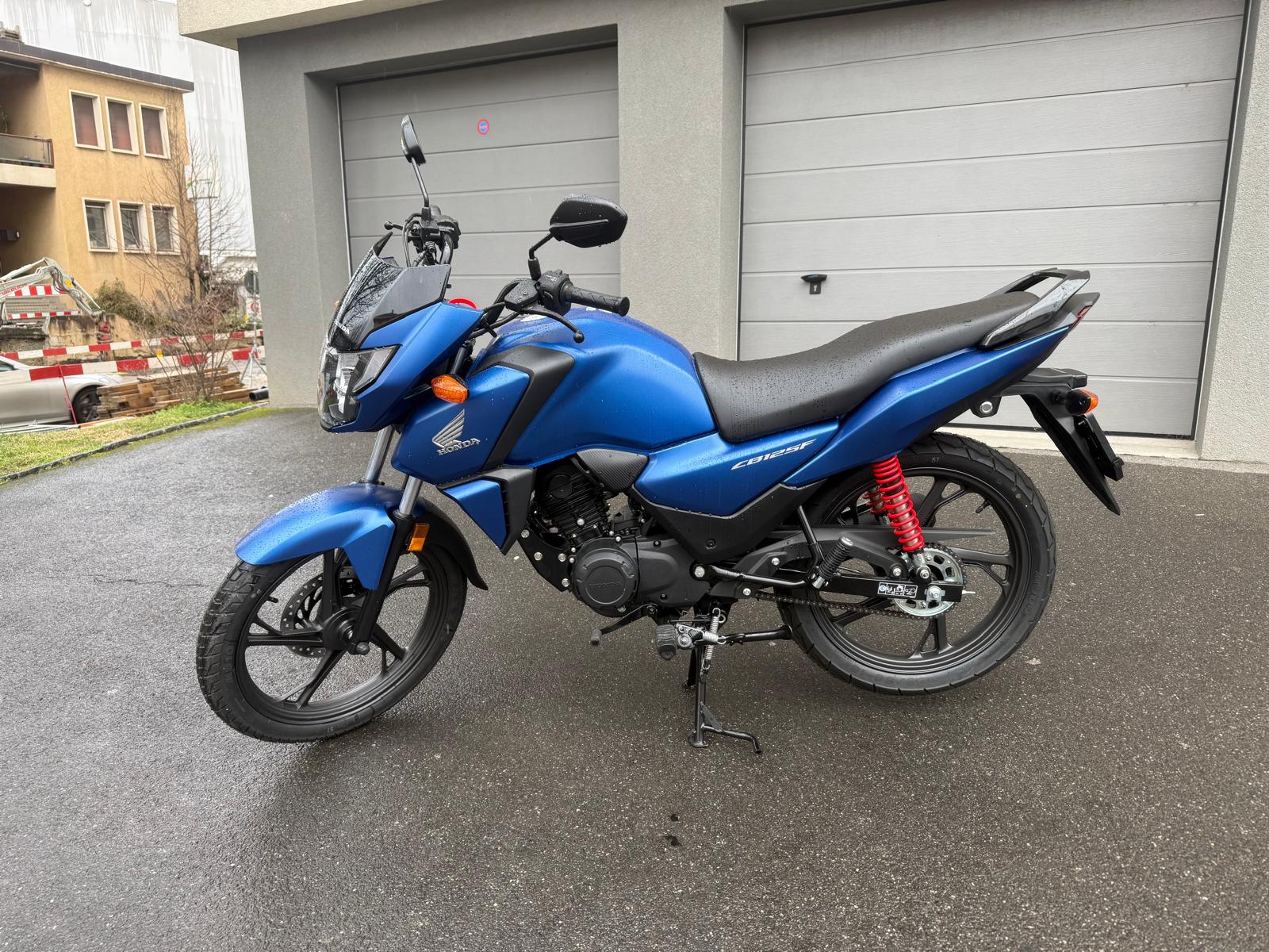 HONDA CBF 125 M-showroom-element-2