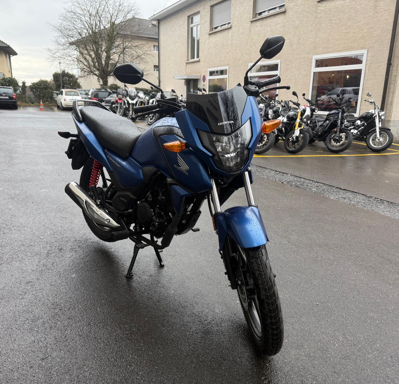 HONDA CBF 125 M-showroom-element-1