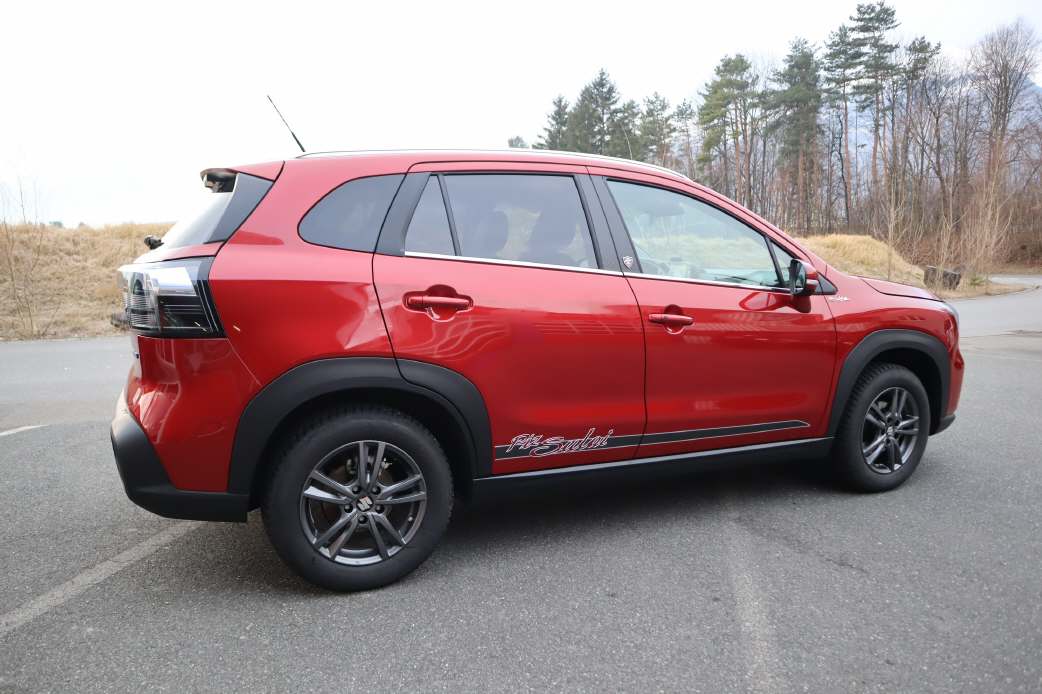 SUZUKI S-Cross 1.5 Piz Sulai Top Hybrid 4x4-image-2