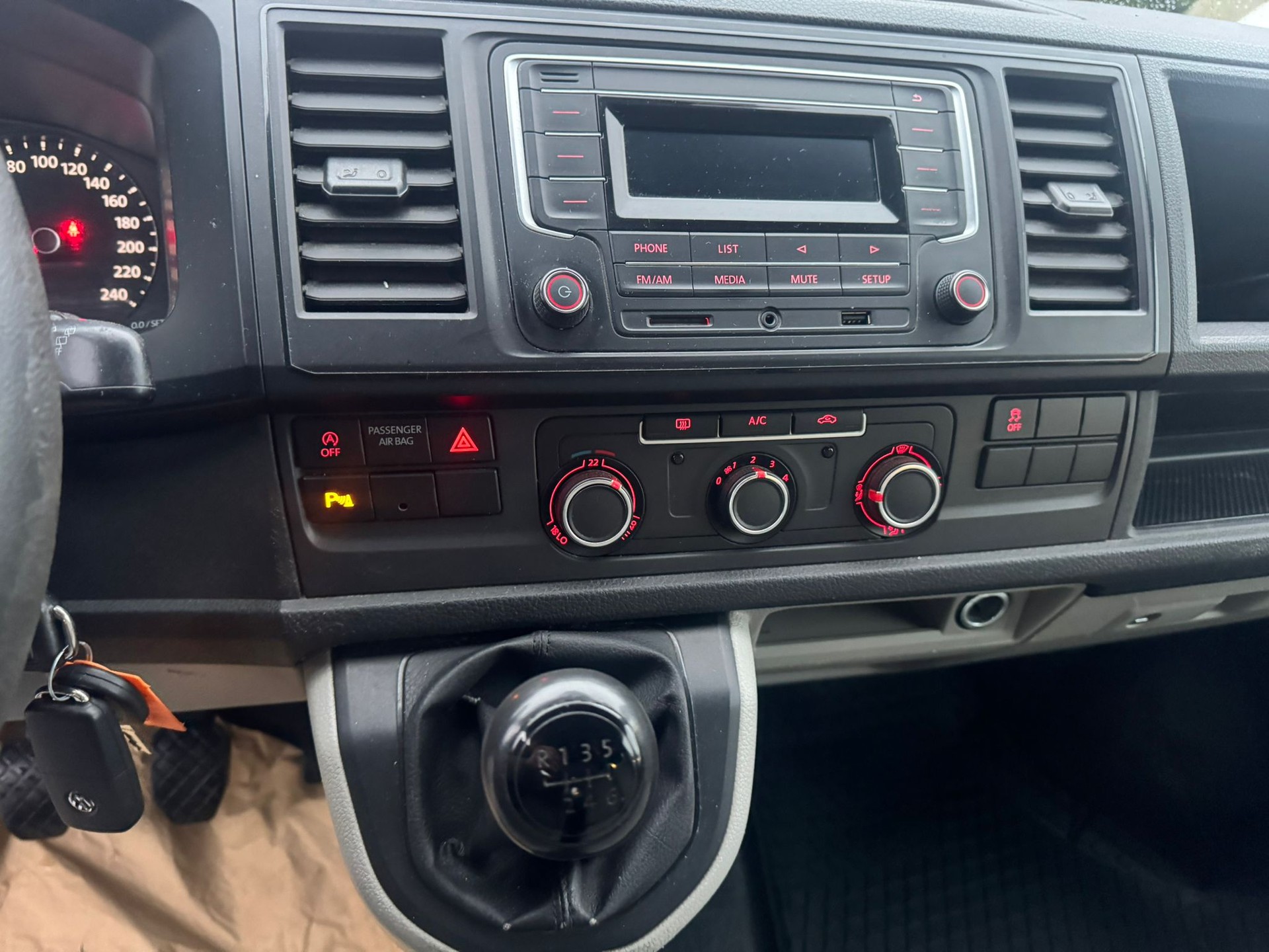VW T6 2.0 TDI 4Motion-image-15