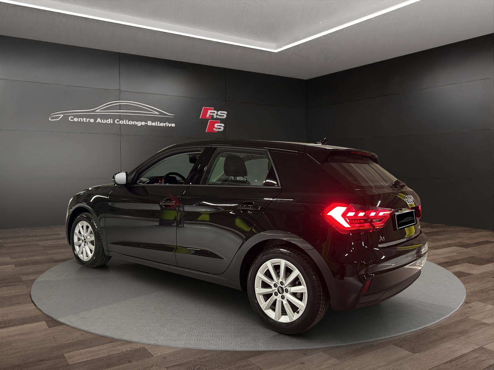 AUDI A1 Sportback 30 TFSI Attraction S-tronic-image-3
