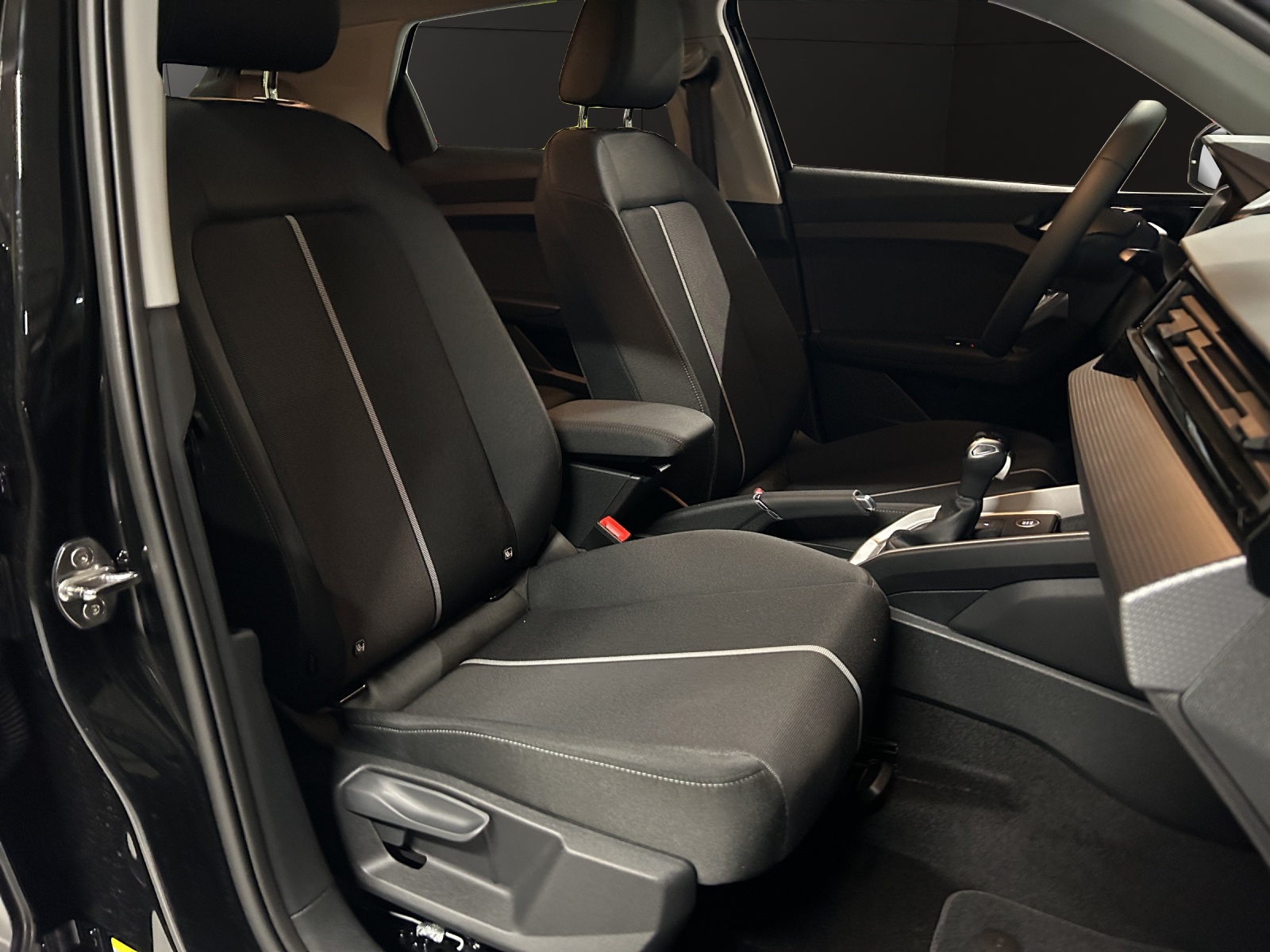 AUDI A1 Sportback 30 TFSI Attraction S-tronic-image-15