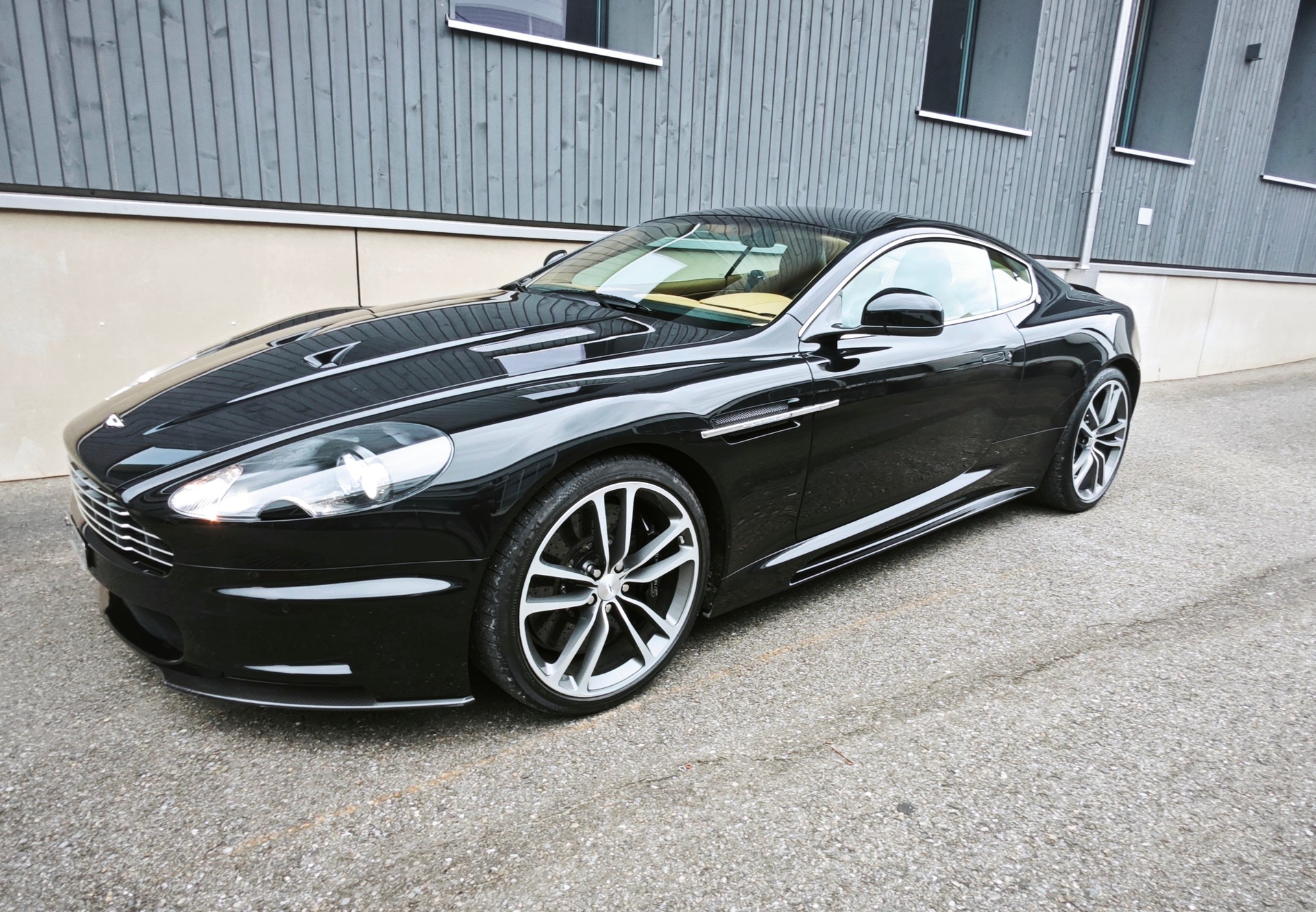 ASTON MARTIN DBS Coupé Touchtronic 2-image-0