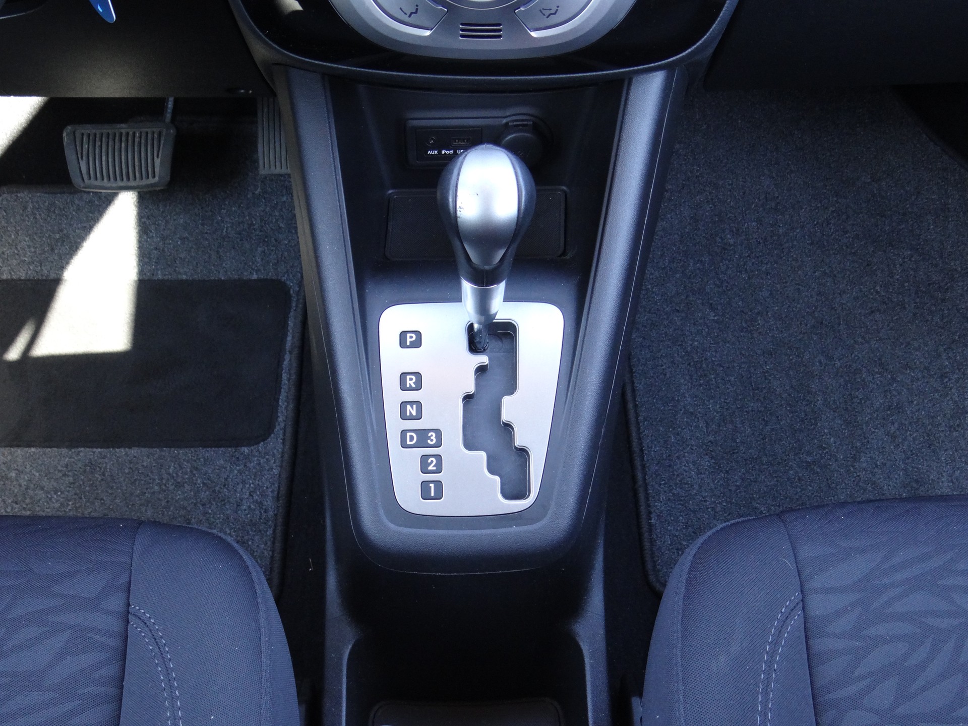 HYUNDAI iX20 1.6 Premium Automatic-image-16