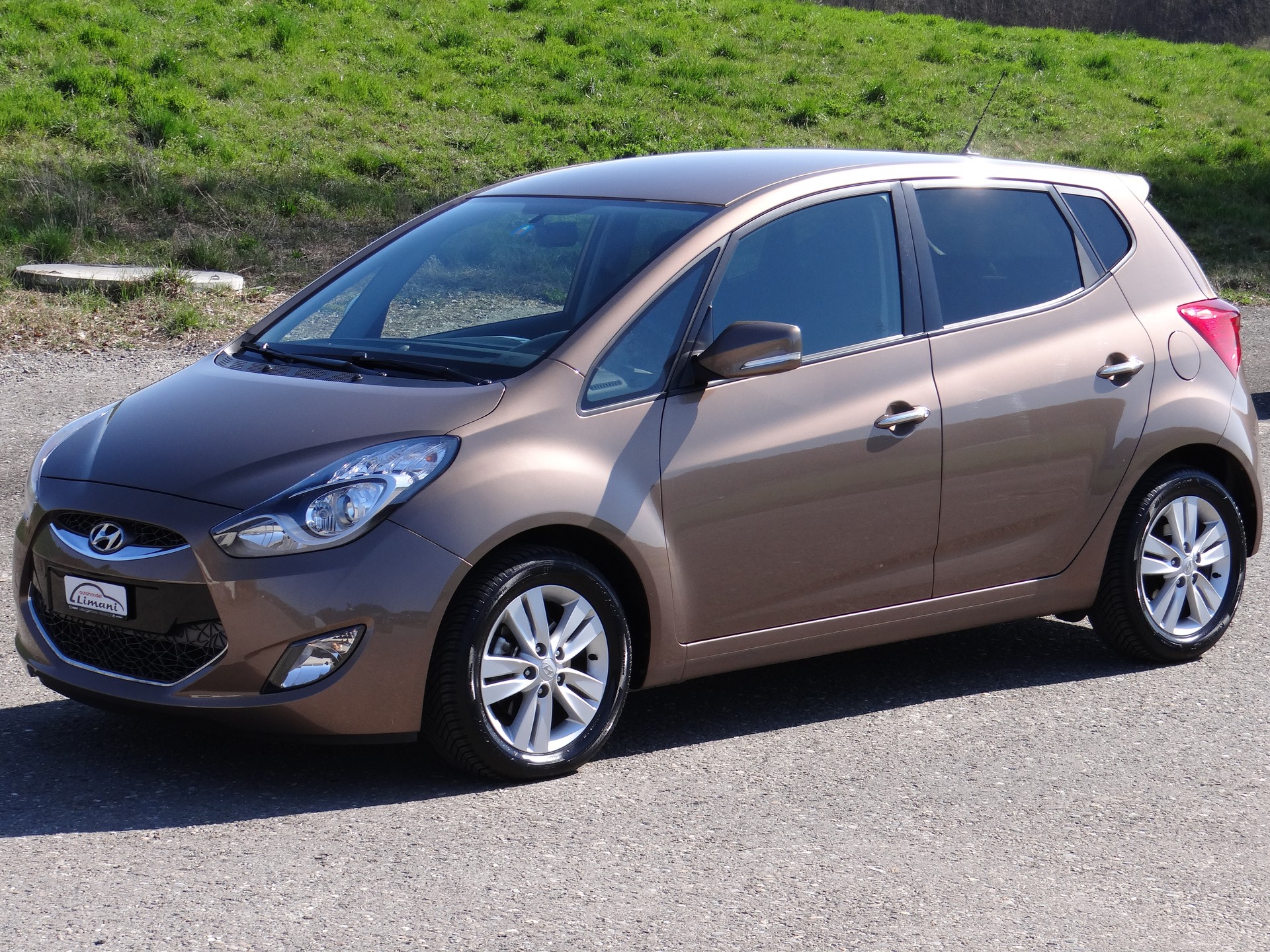HYUNDAI iX20 1.6 Premium Automatic-showroom-element-1