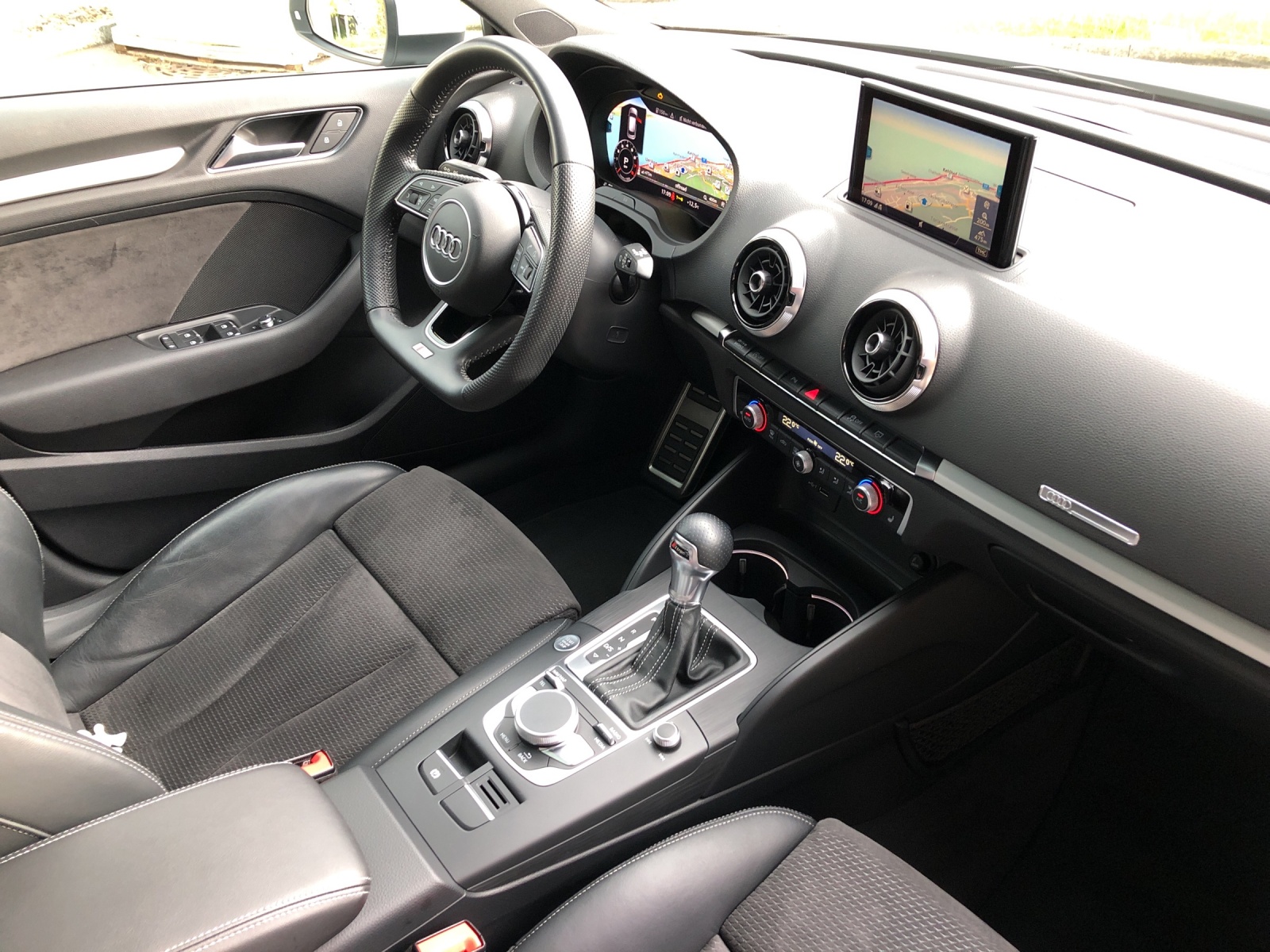 AUDI A3 Sportback 35 TFSI Sport S-Line *GRATIS Audi Service*-image-14