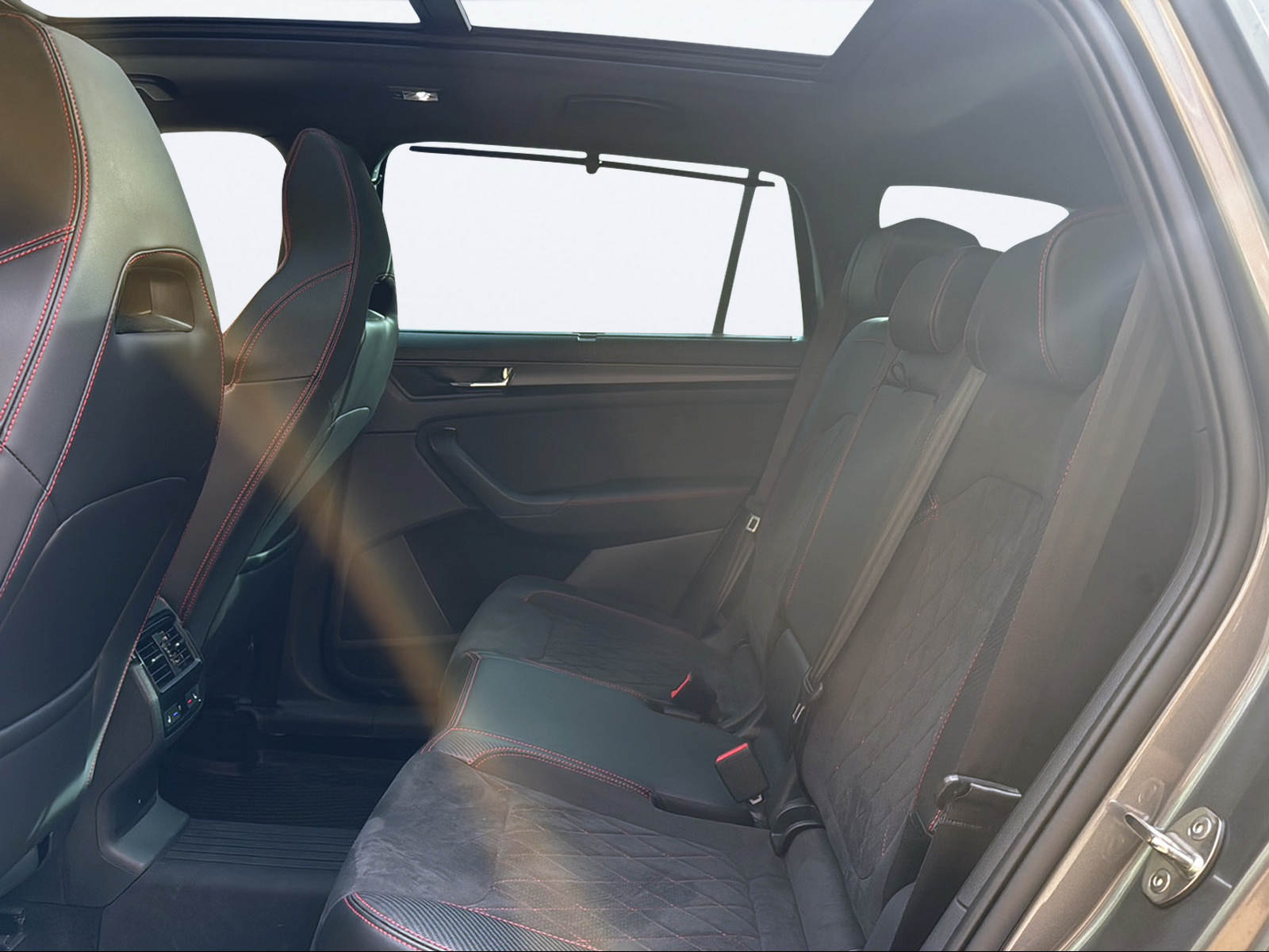 SKODA Kodiaq 2.0 TSI 4x4 RS-image-13