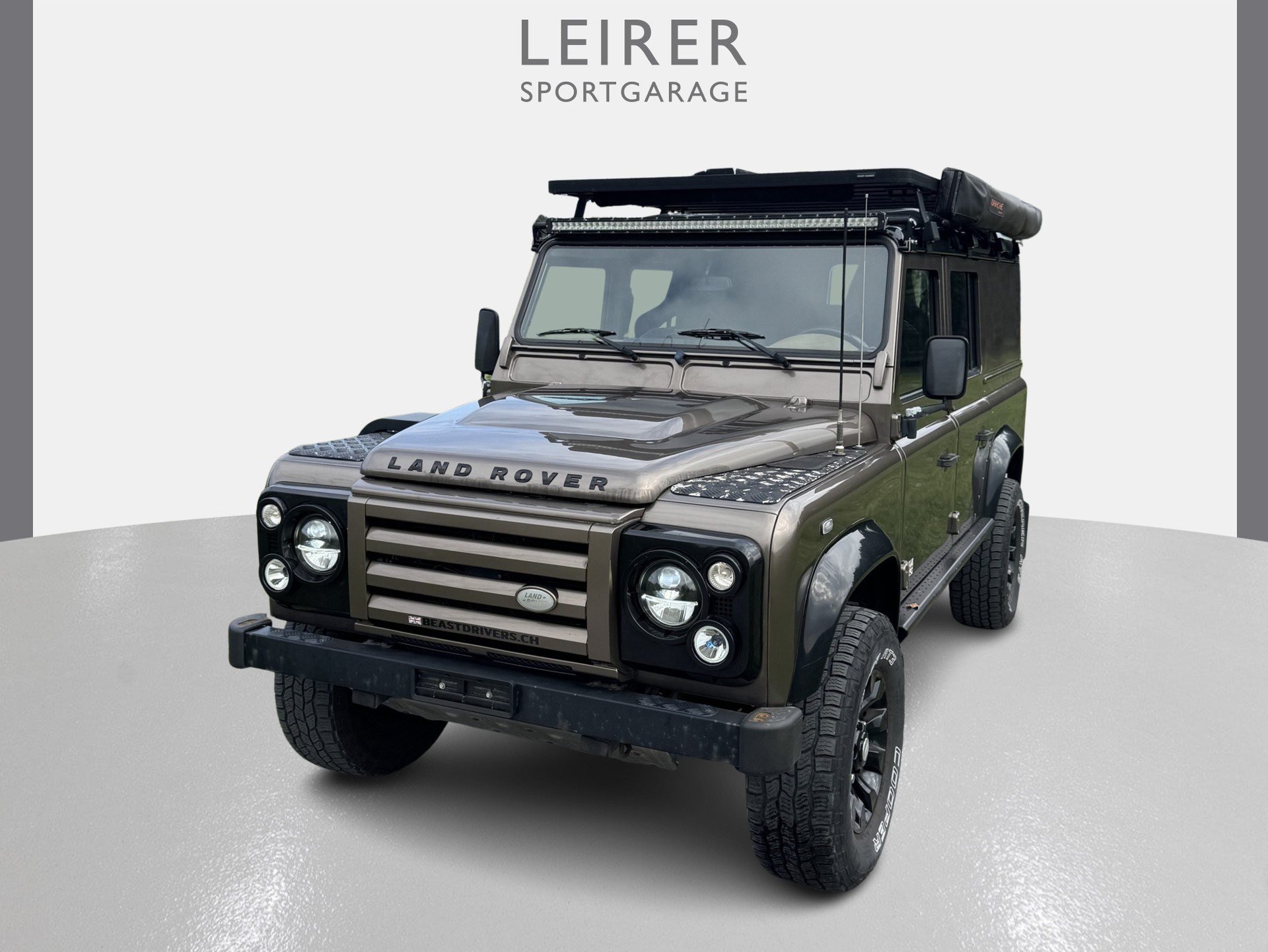 LAND ROVER Defender 110 2.2 TD4 Station Wagon-image-0