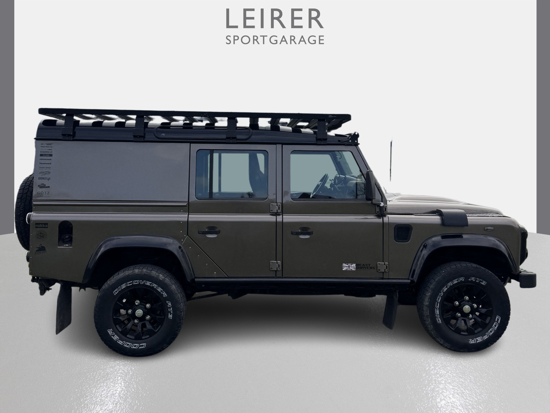 LAND ROVER Defender 110 2.2 TD4 Station Wagon-image-1