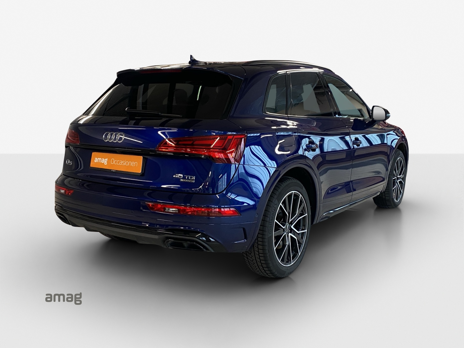AUDI Q5 40 TDI Black Edition quattro S-tronic-image-4