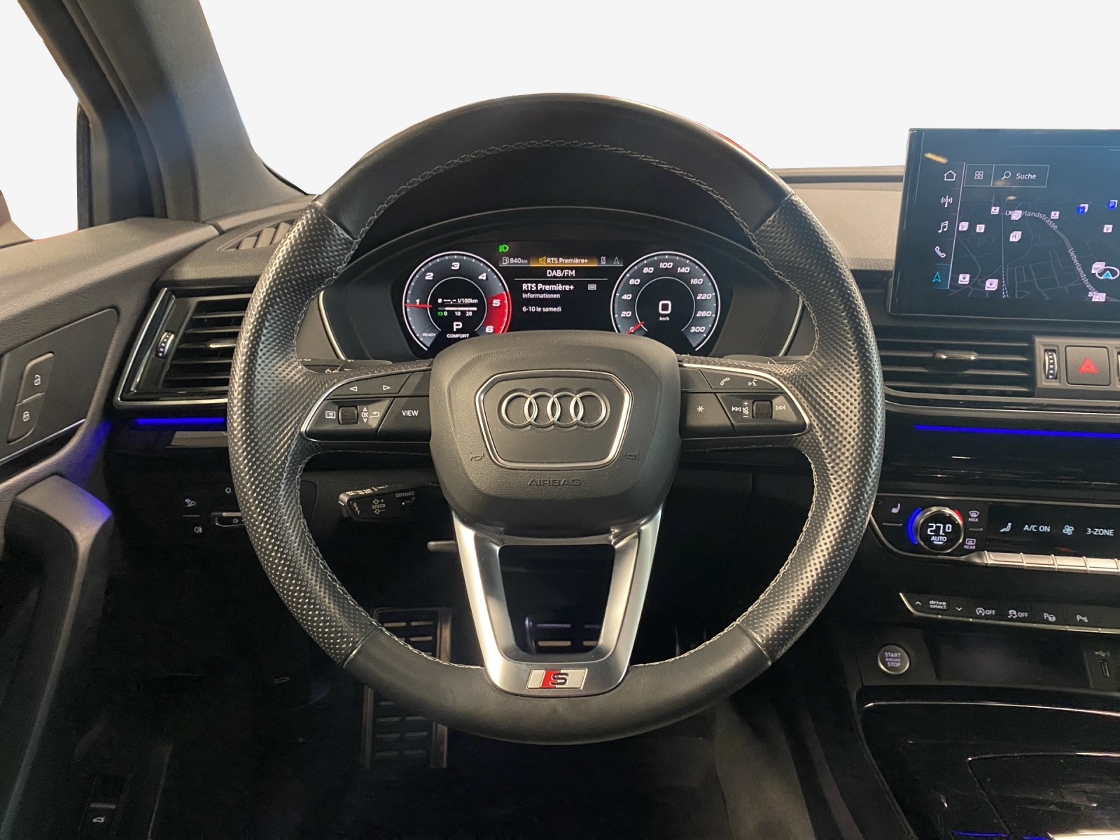 AUDI Q5 40 TDI Black Edition quattro S-tronic-image-9