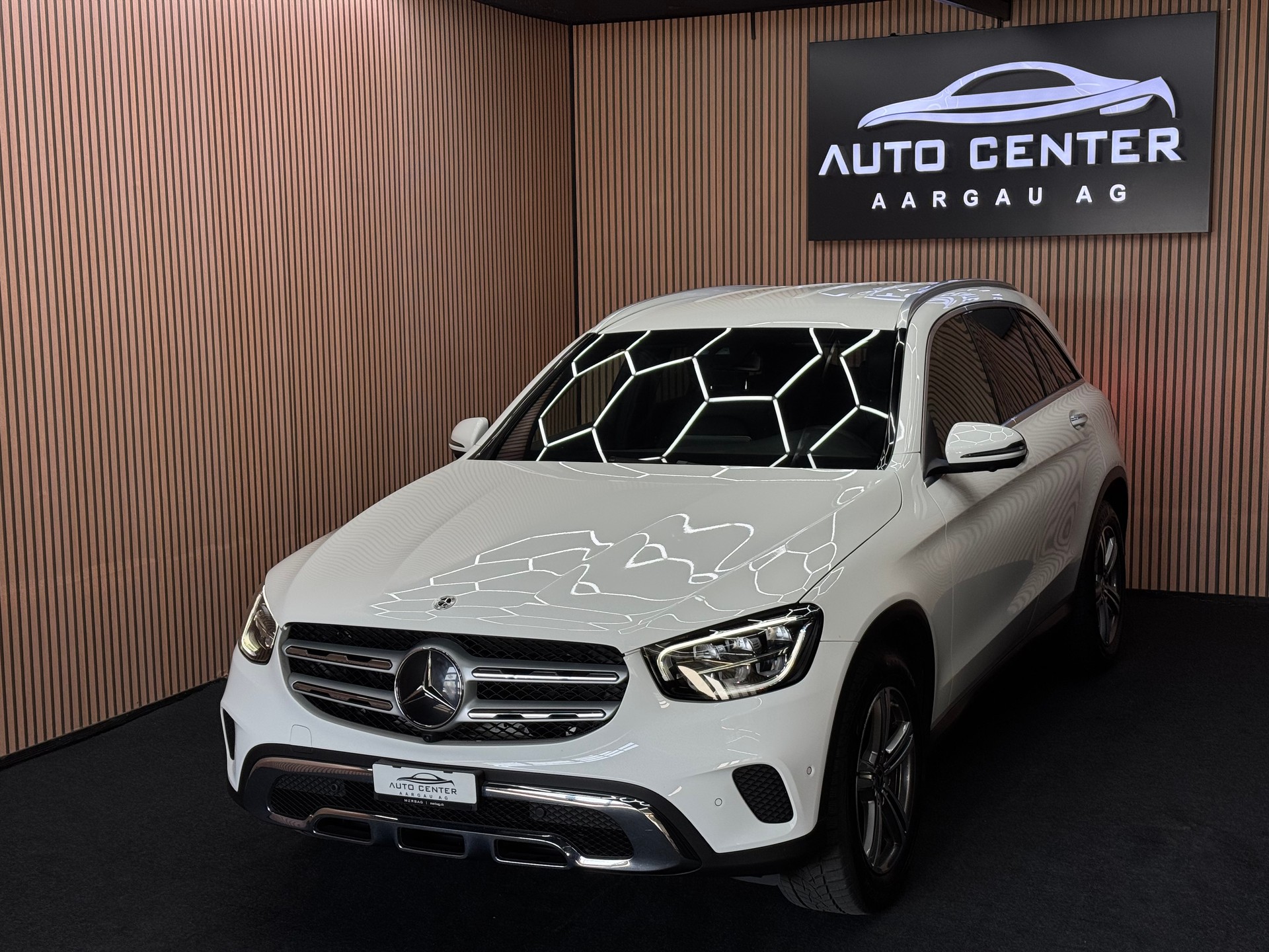 MERCEDES-BENZ GLC 220 d 4m *ab CHF 319.-/ Monat*-showroom-element-2