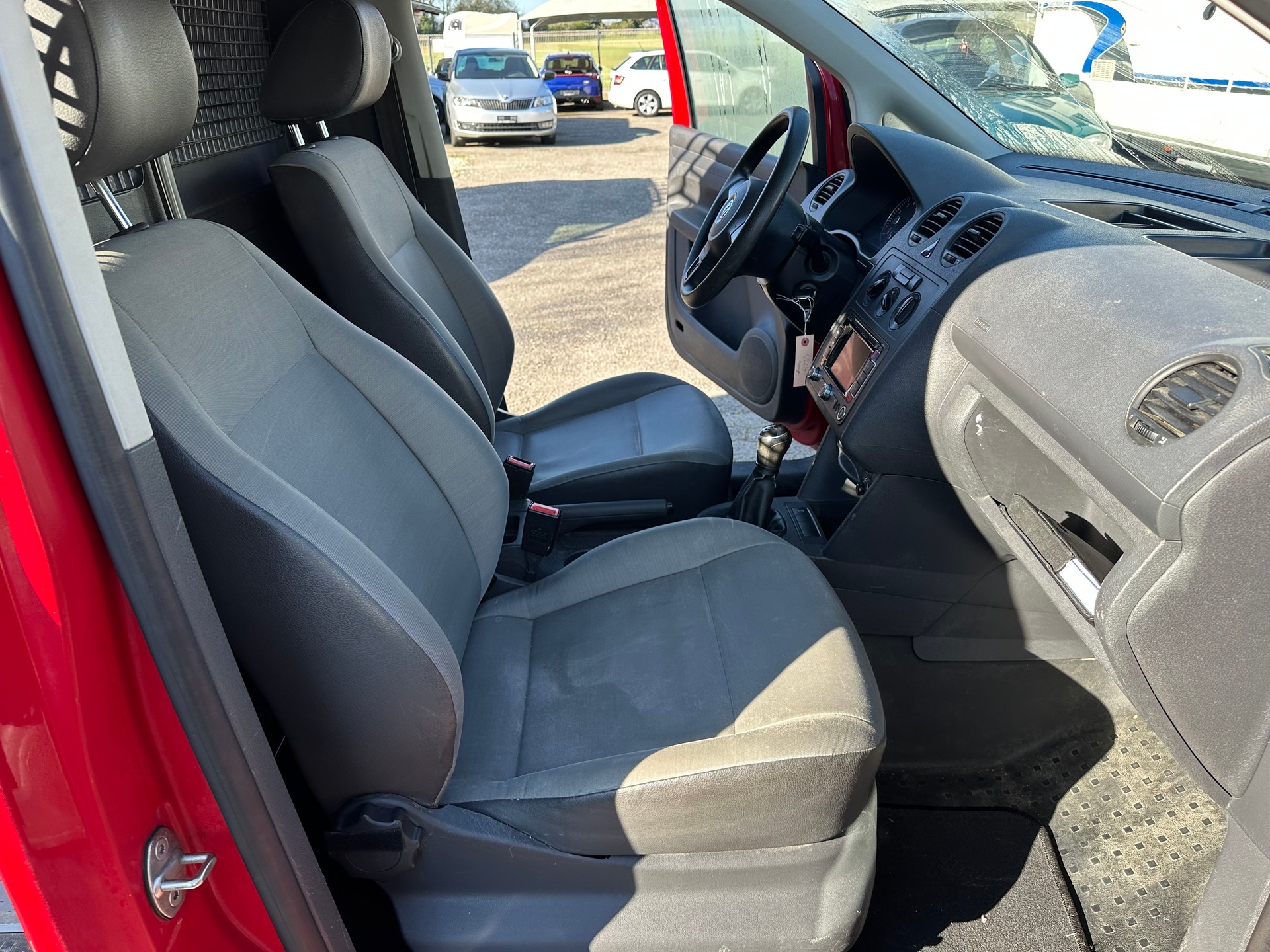 VW Caddy 1.2 TSI Entry-image-12