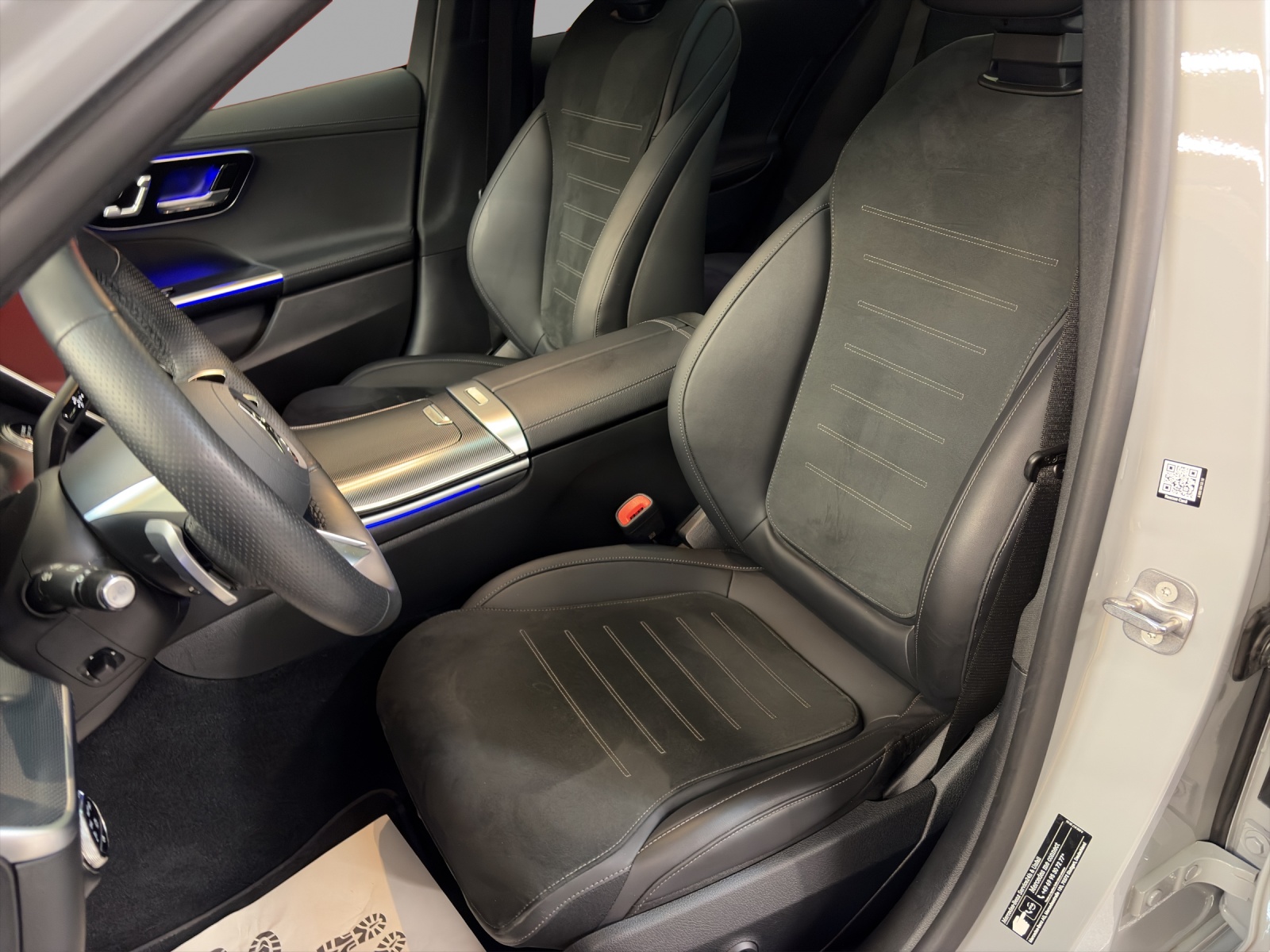 MERCEDES-BENZ C 300 d 4M - AMG / DISTRONIC / 360 Grad Kamera / Panorama-Dach-image-7