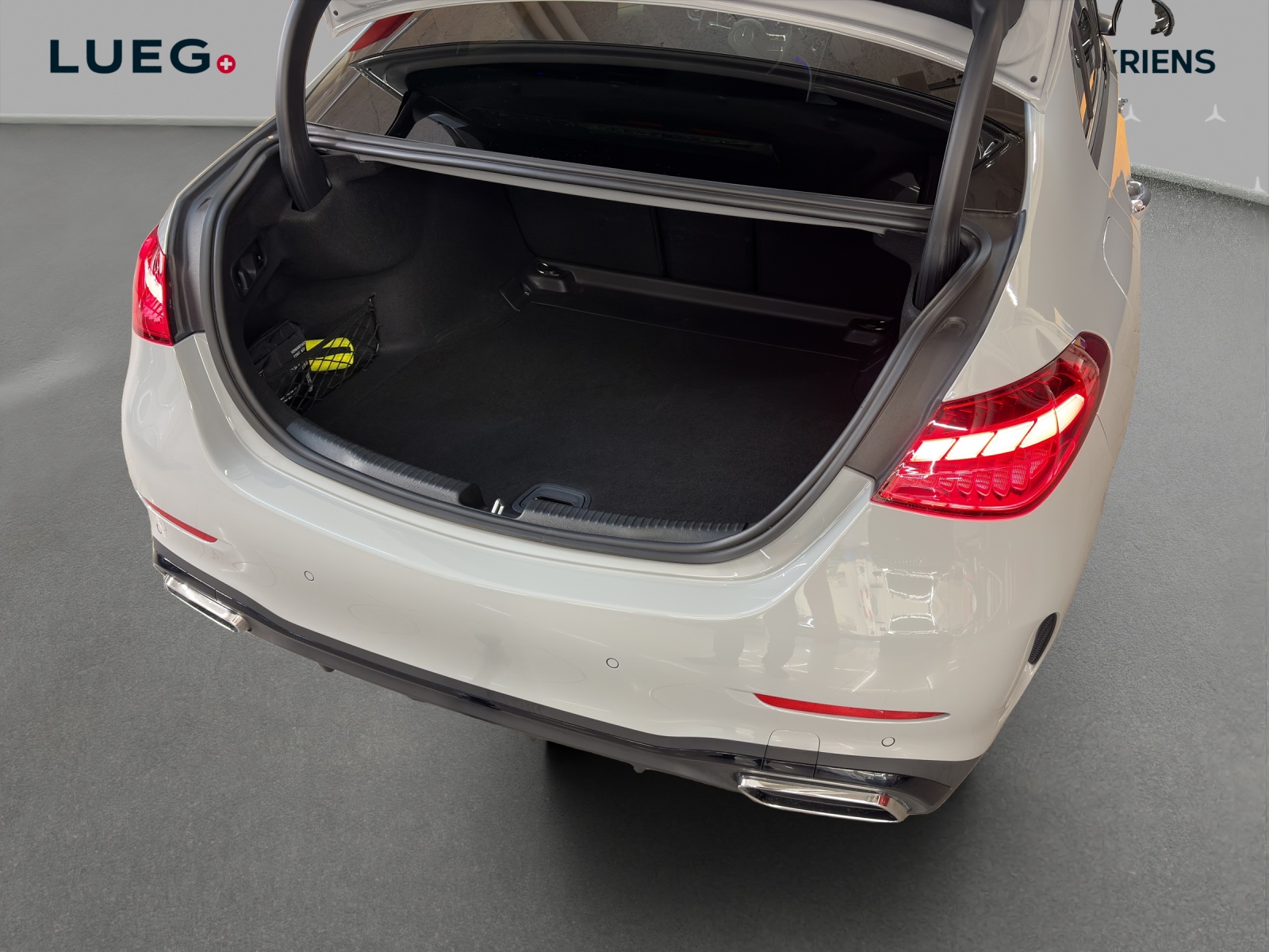 MERCEDES-BENZ C 300 d 4M - AMG / DISTRONIC / 360 Grad Kamera / Panorama-Dach-image-14