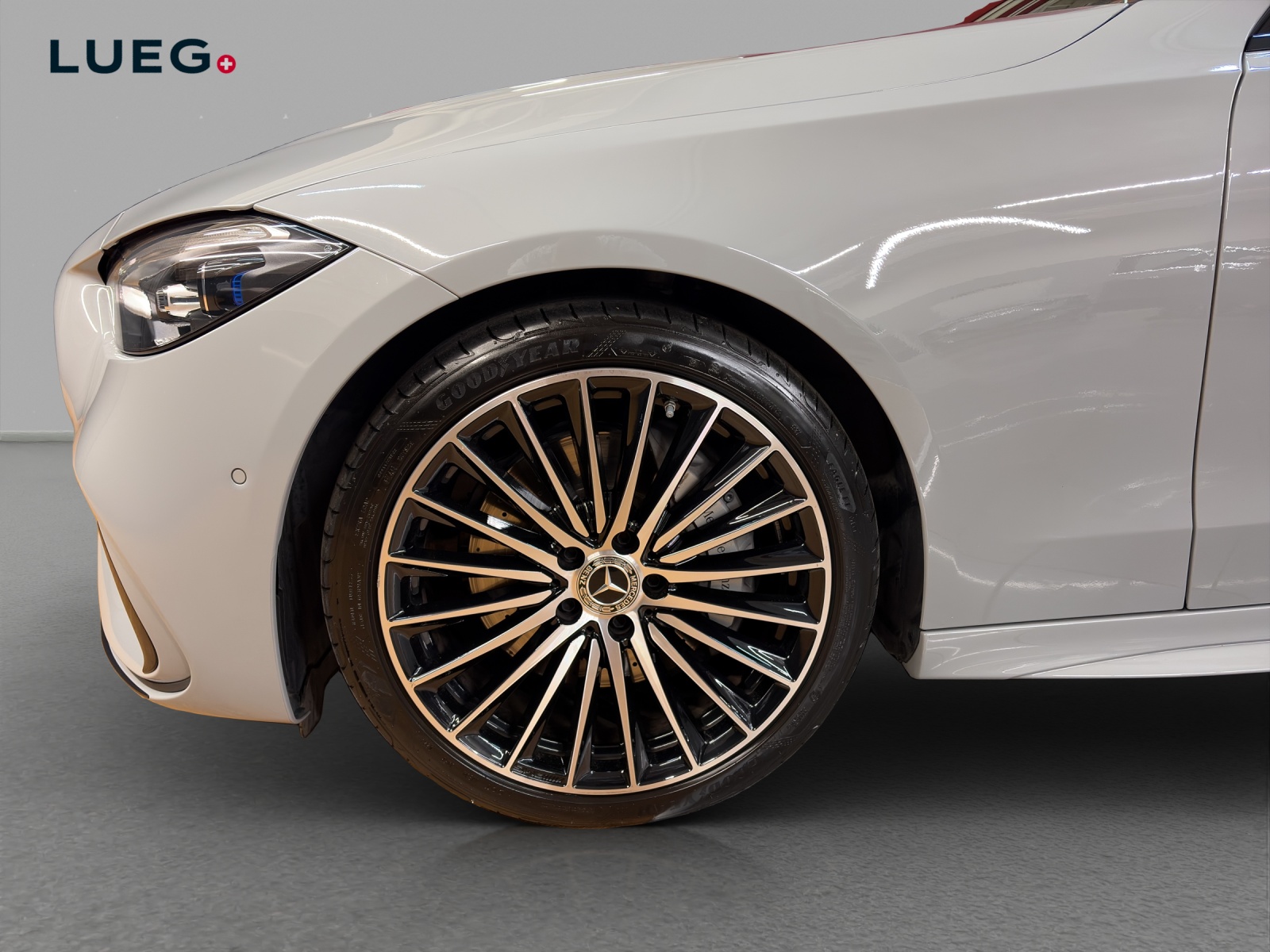 MERCEDES-BENZ C 300 d 4M - AMG / DISTRONIC / 360 Grad Kamera / Panorama-Dach-image-6