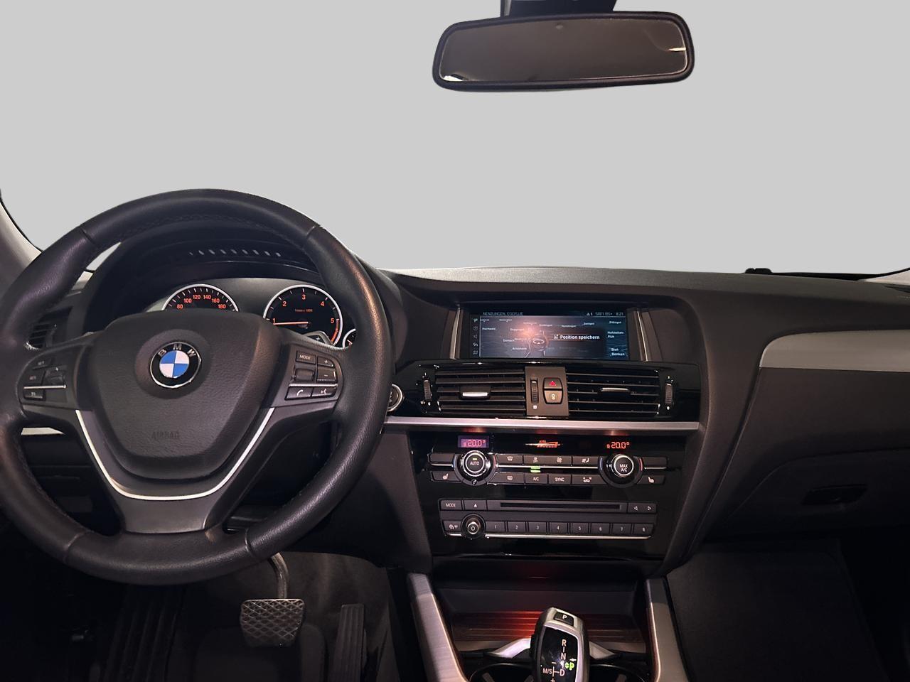 BMW X4 20d xDrive X Line-image-14